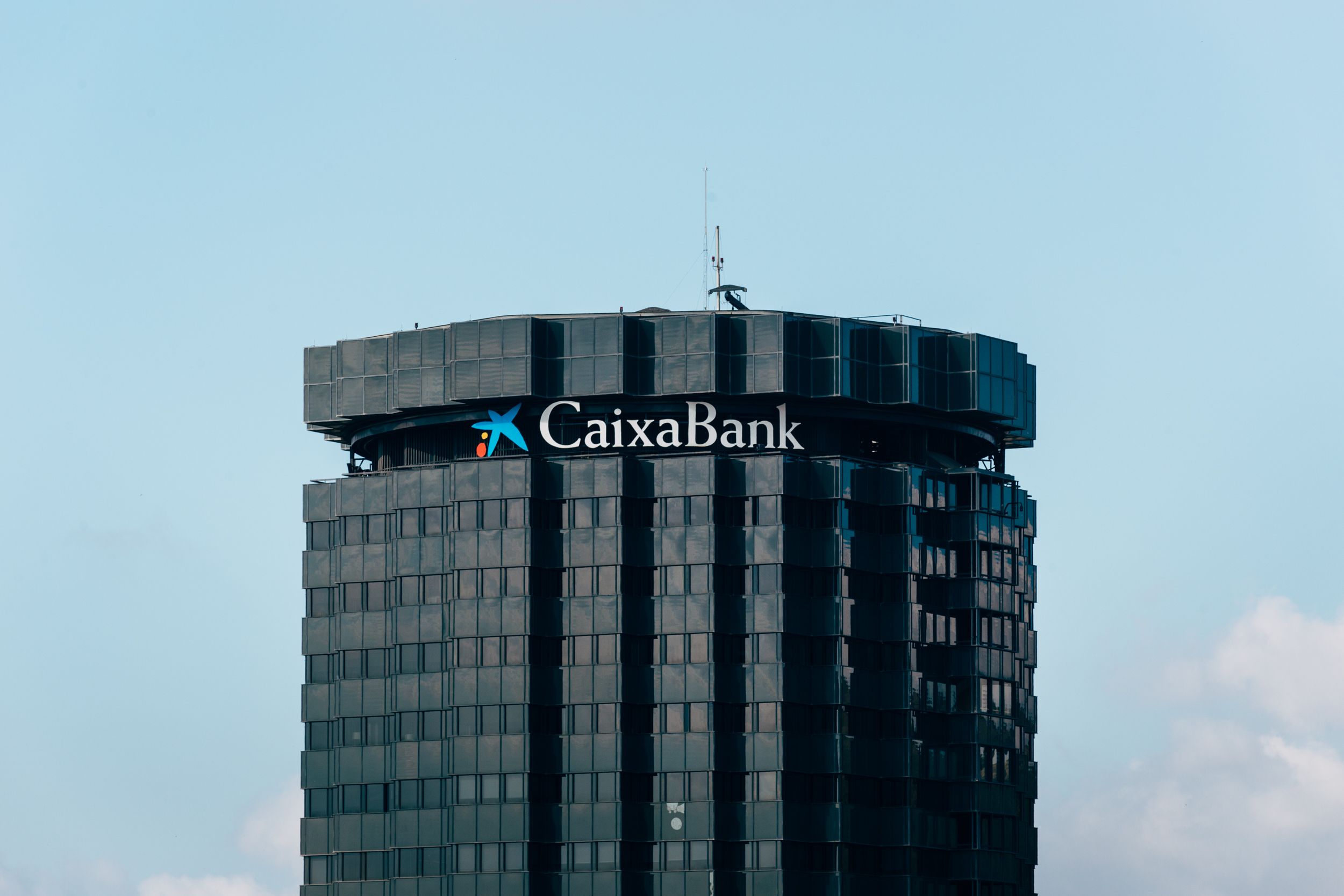 Exterior de les oficines de CaixaBank | CaixaBank 