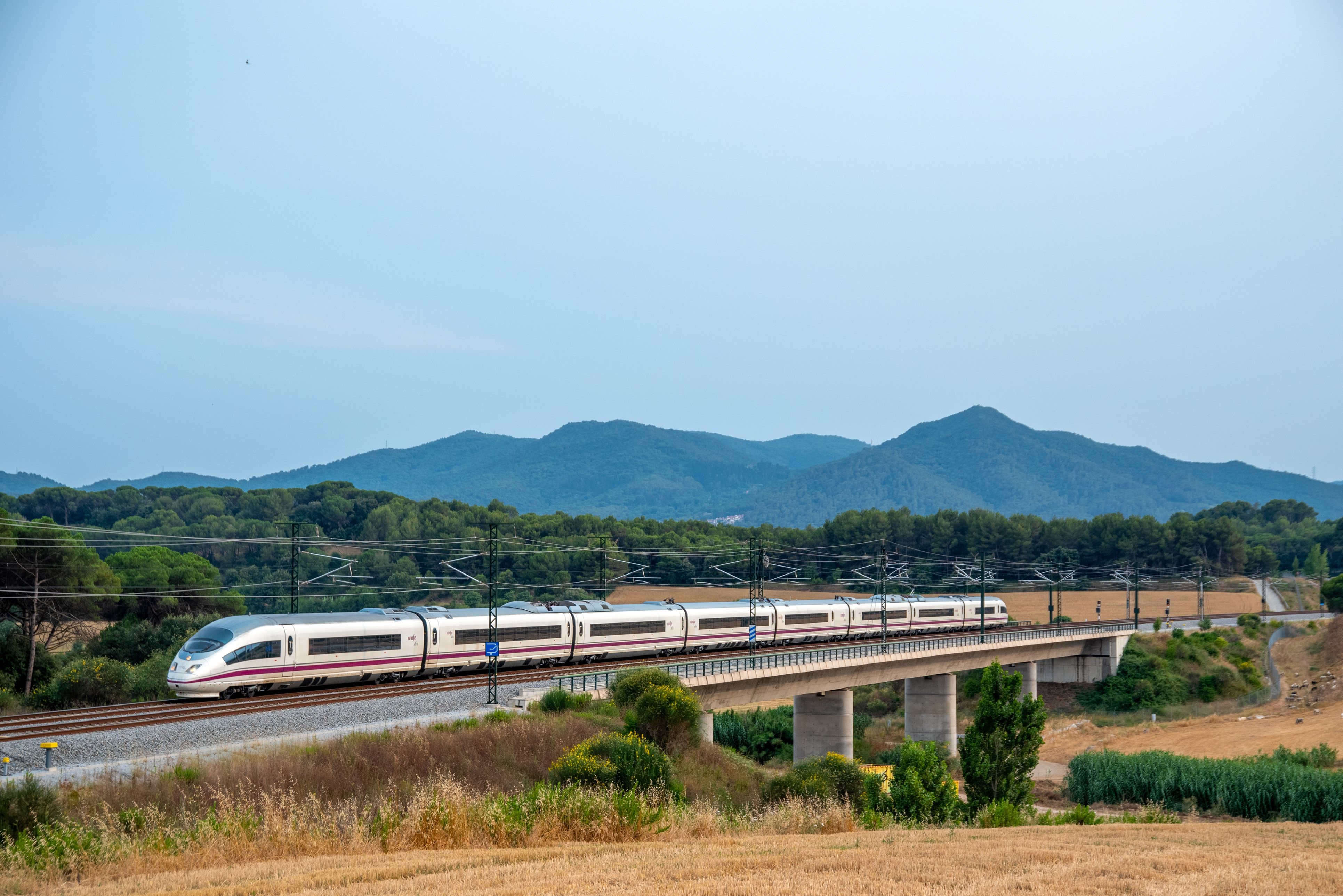 Imatge d'un tren d'alta velocitat | iStock