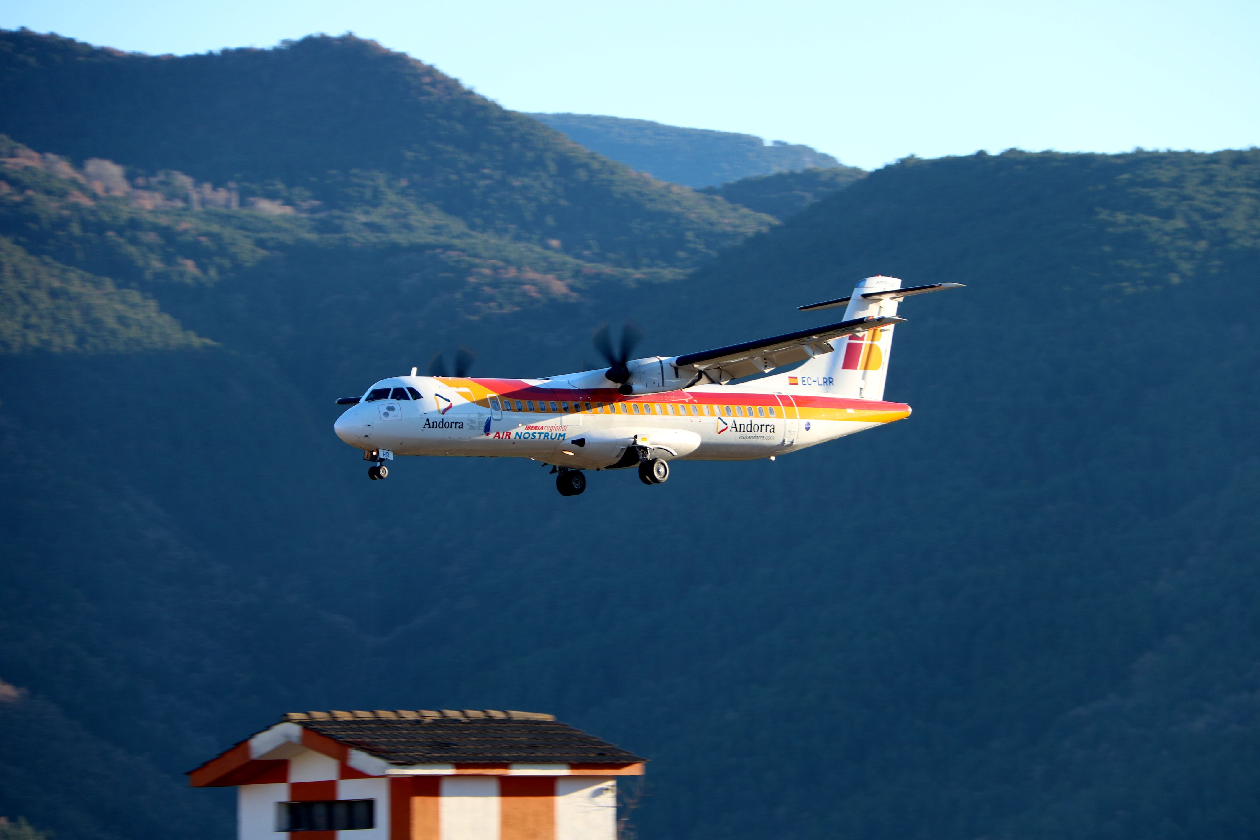 Imagen de un avión en el aeropuerto de la Seu d'Urgell | ACN