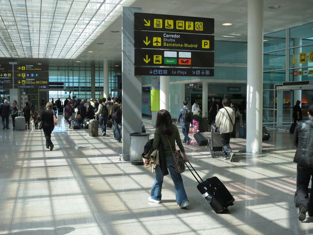 El aeropuerto de Barcelona recupera la actividad | Ajuntament