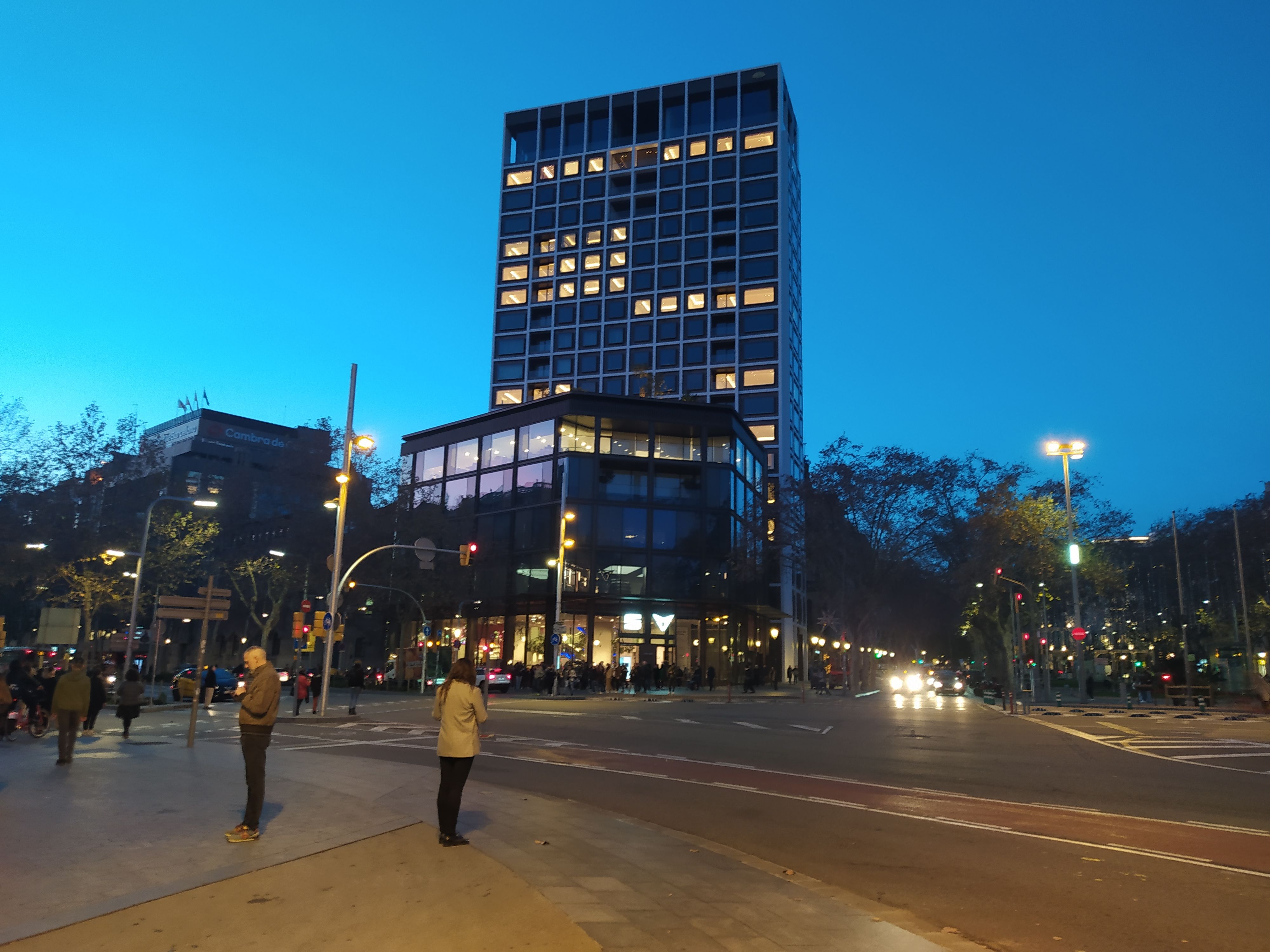 L’edifici Mandarin Residences, l’antiga Torre Deutsche Bank, en el número 111 del Passeig de Gràcia | VIA Empresa