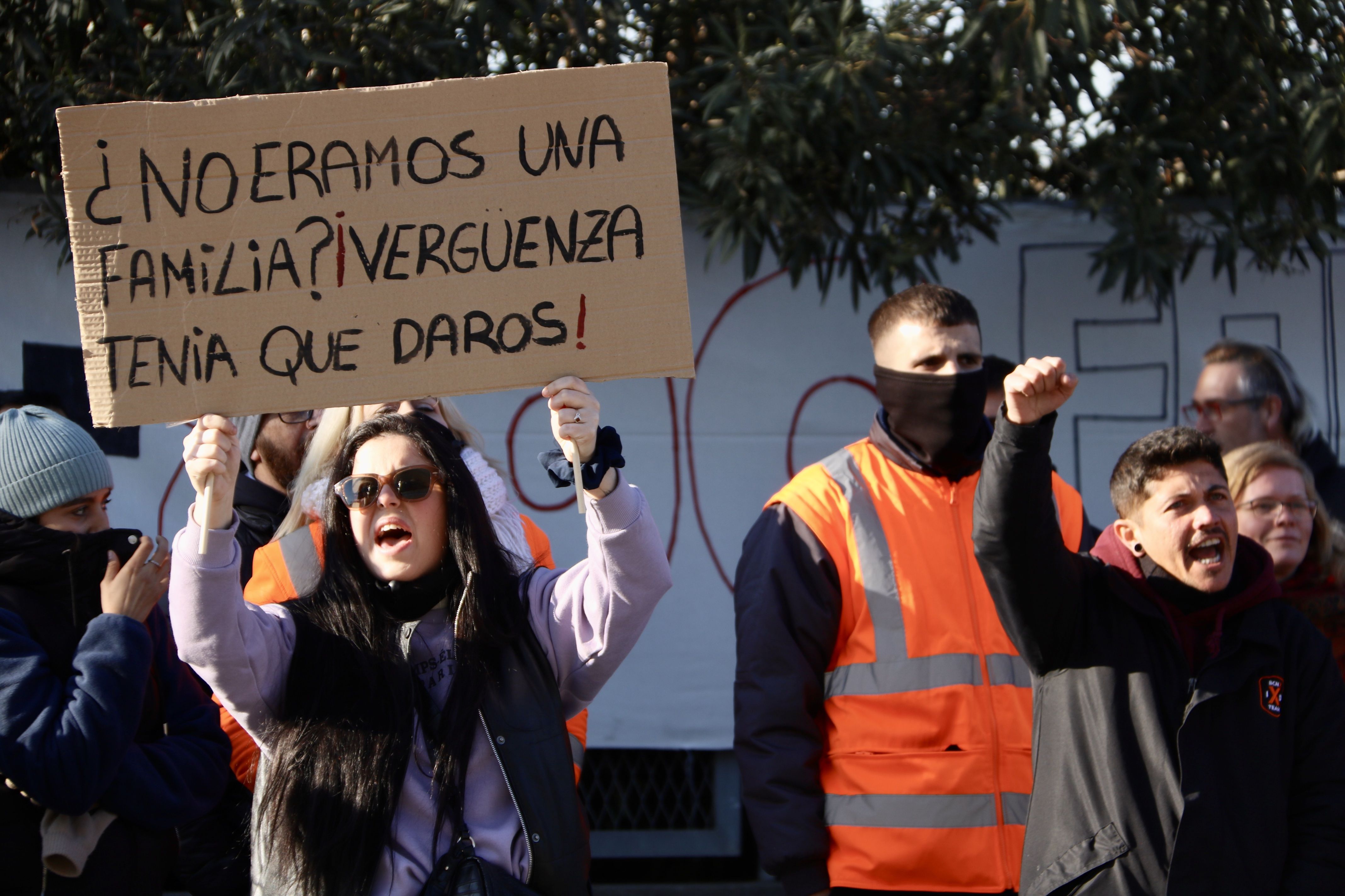 Imatge de les protestes a la planta d'Amazon de Martorelles | ACN