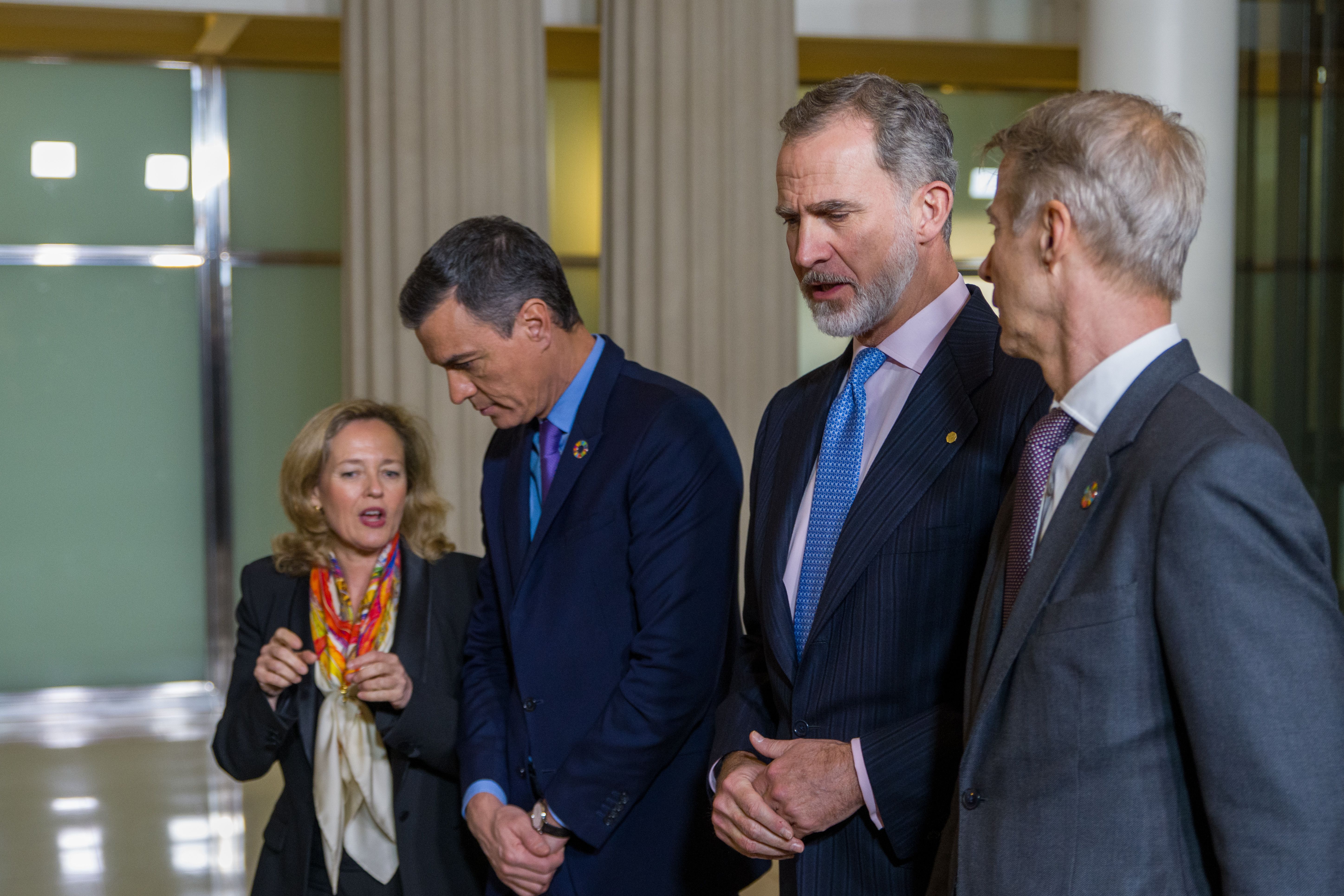 Nadia Calviño en compañía del presidente Pedro Sánchez y del rey Felipe VI en el primer dia del Mobile World Congress, en Barcelona | Lorena Sopêna / Europa Press