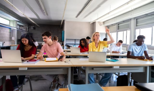 El ChatGPT, un motor de canvi en la societat, i en última instància, també en l'educació | iStock