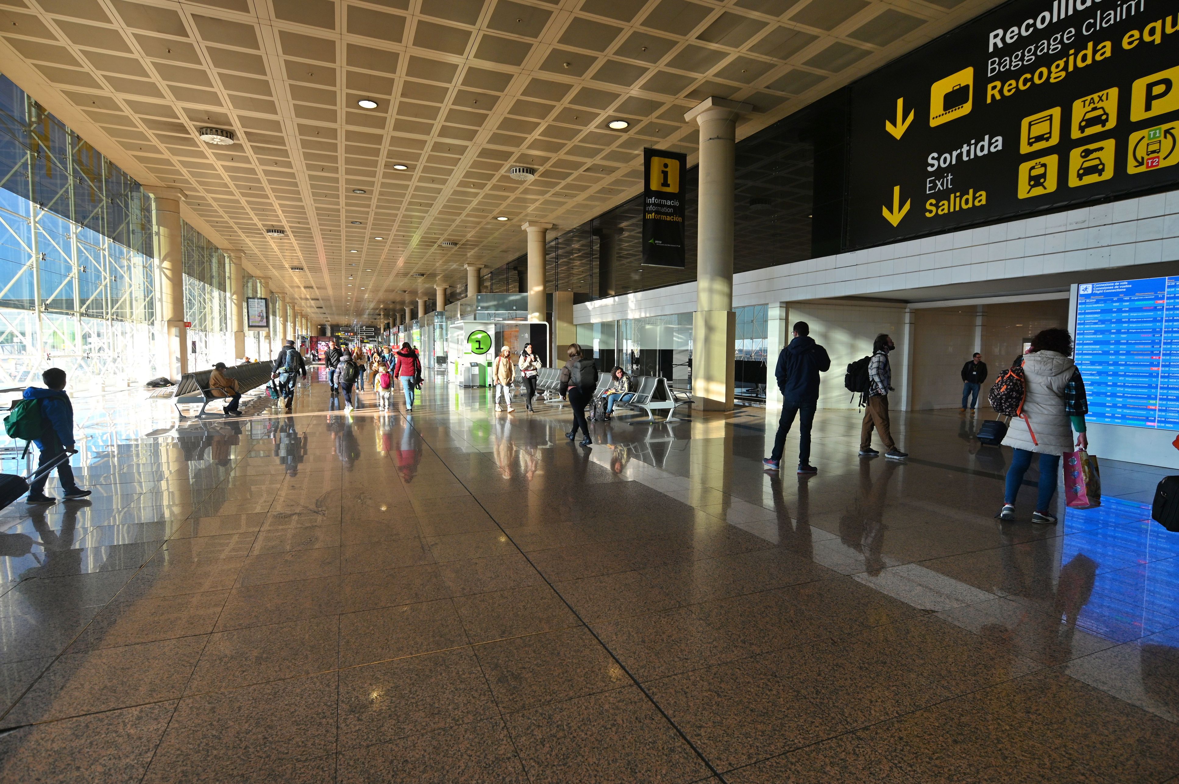 Interior de l'aeroport del Prat | iStock