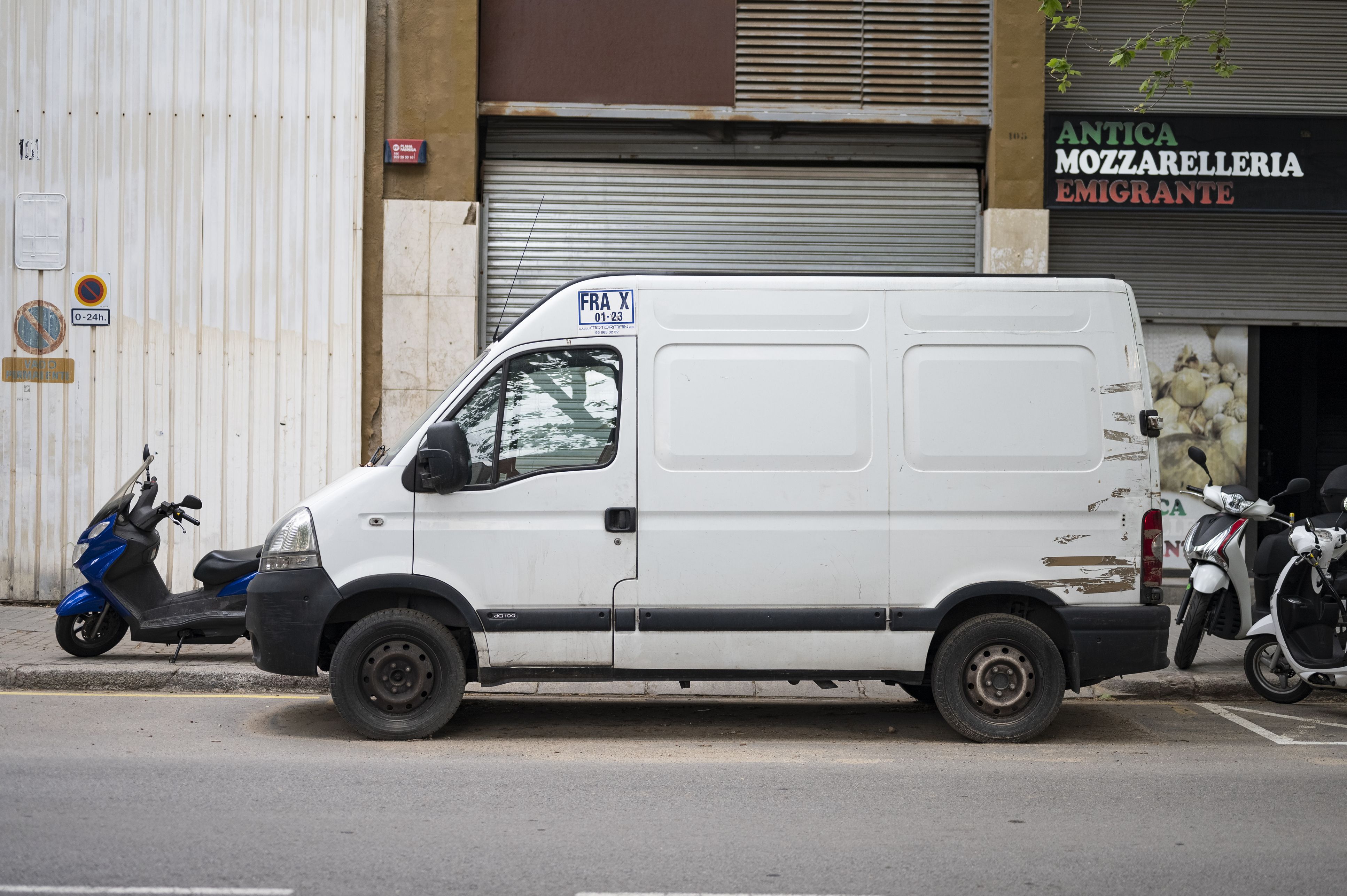 Imagen de un vehículo de reparto | iStock