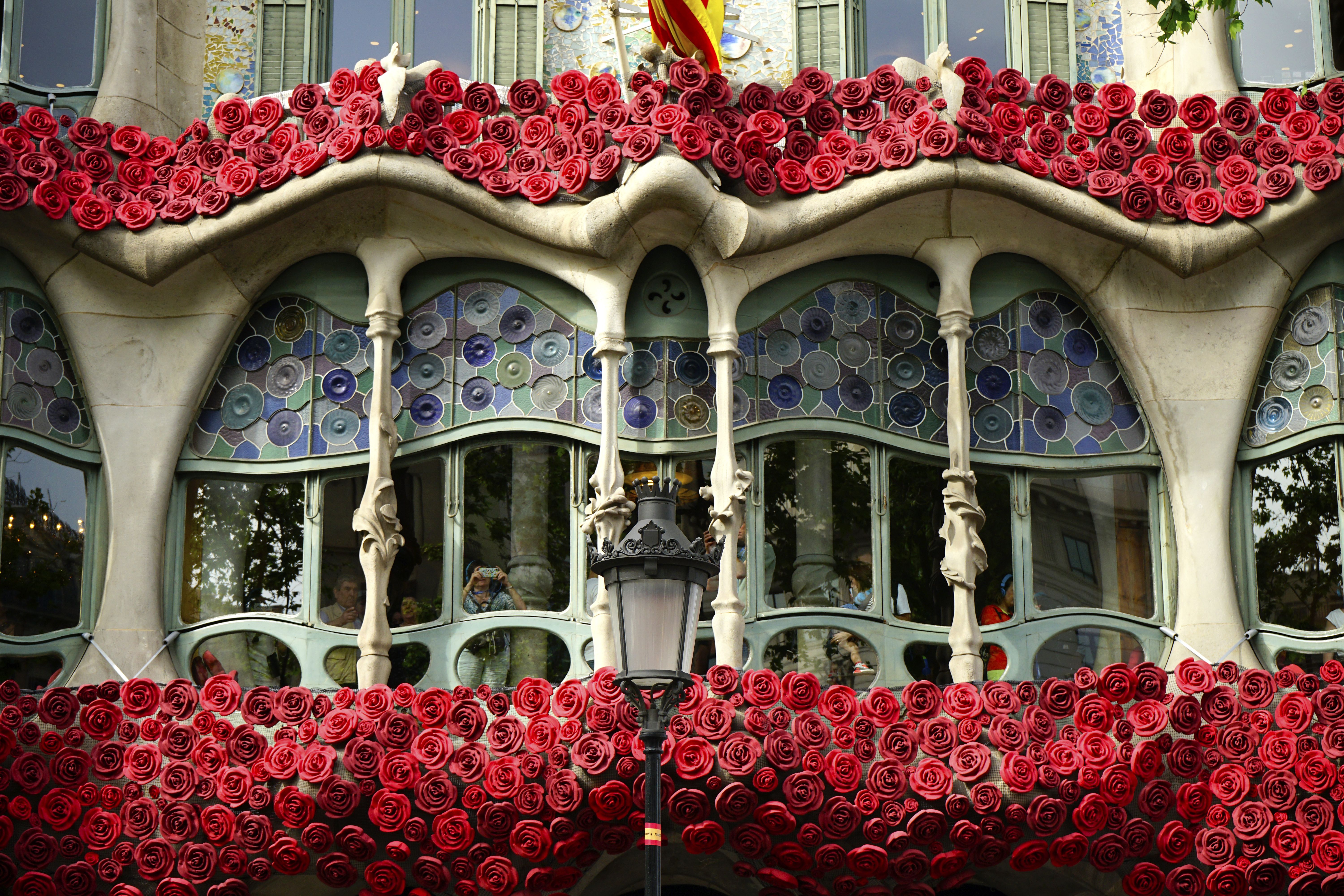 La Casa Batlló durante Sant Jordi | iStock