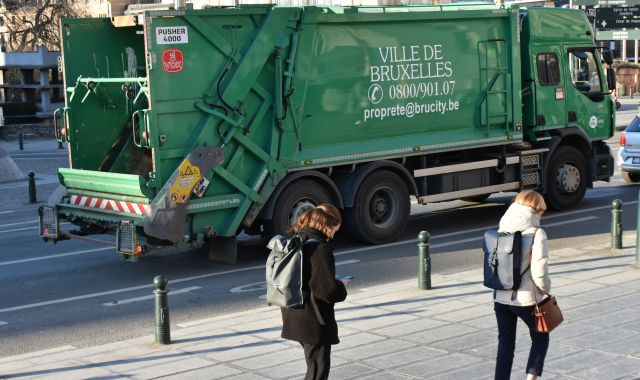 ENGELS  recogida puerta a puerta - recogida de residuos - contenedores de  residuos y de basura y de retención - productos