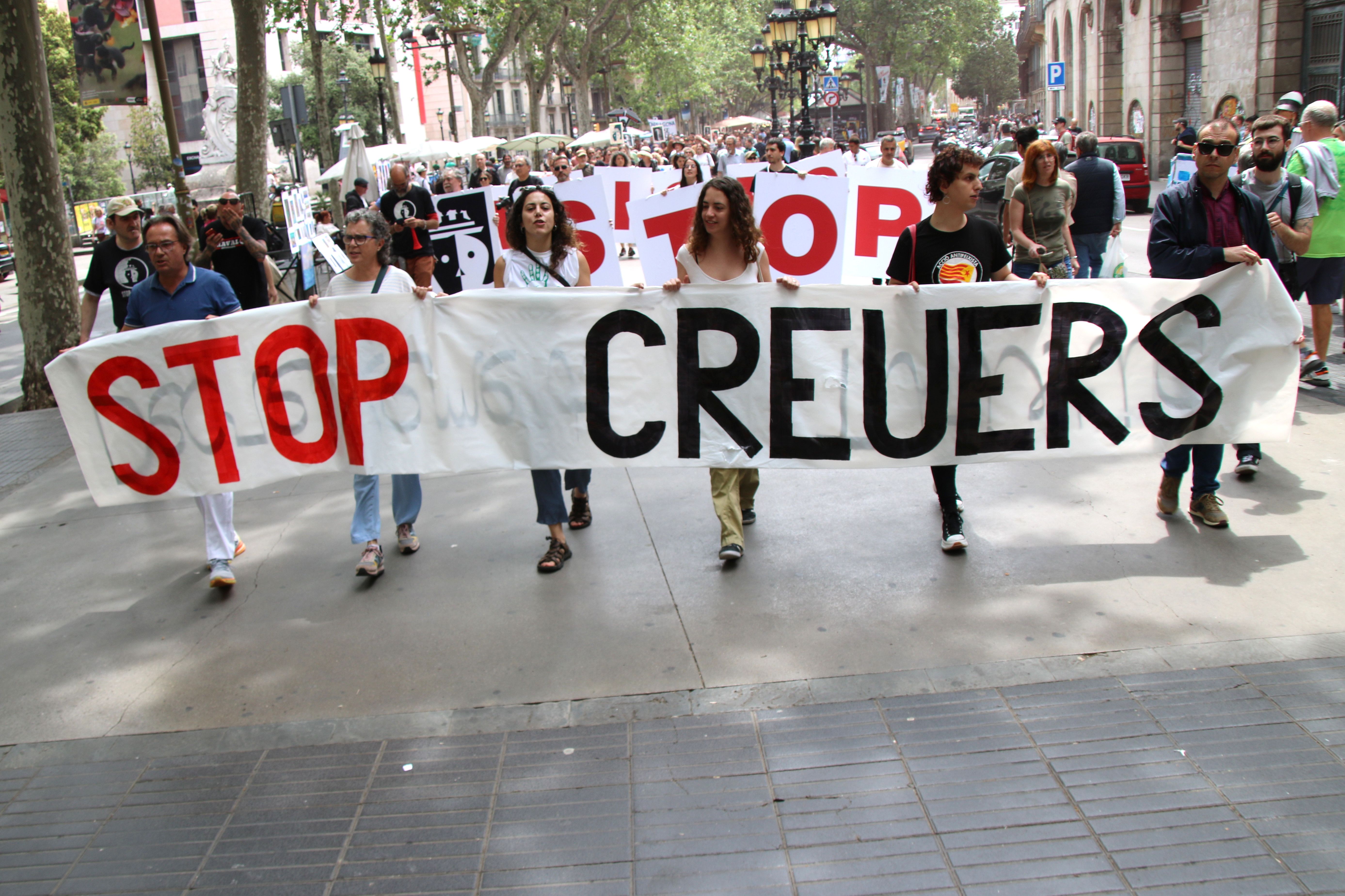 Imatge de la manifestació pels carrers de Barcelona | ACN - Carola López / Aina Martí