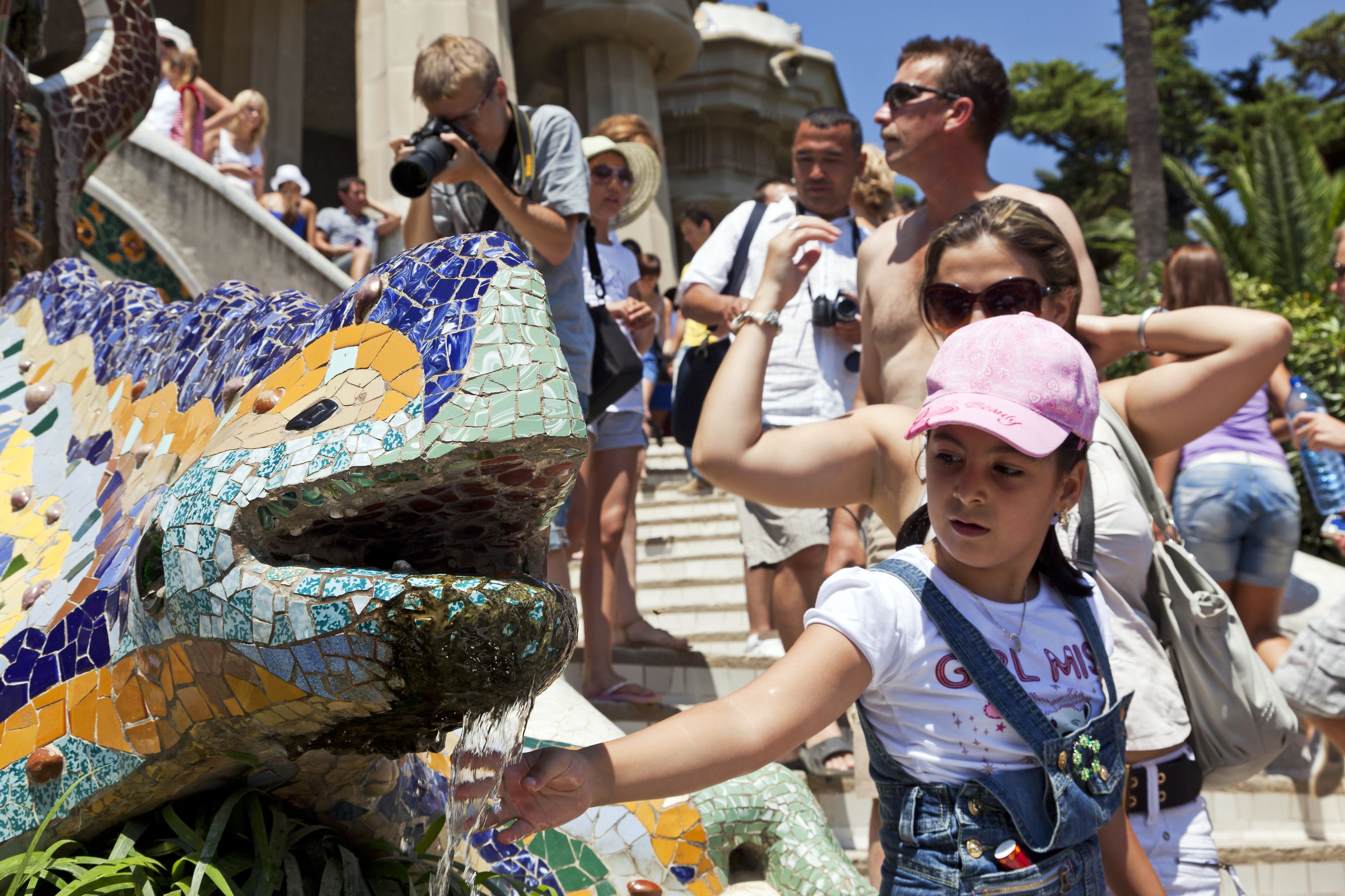 Turistas en el Parc Güell | iStock