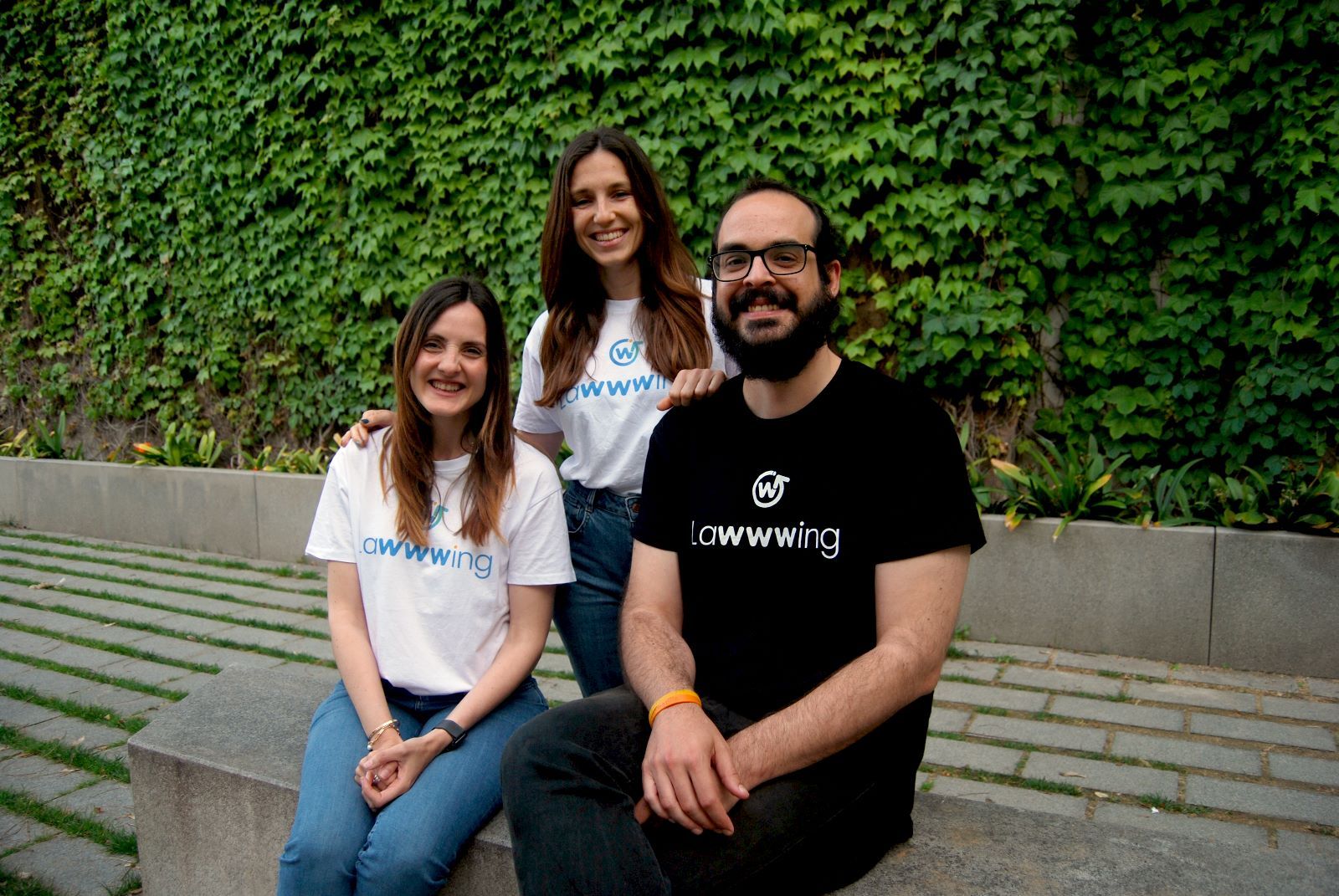 Pasqual Guerrero, Georgina Viaplana i Núria Moreno, cofundadores de Lawwwing | Cedida