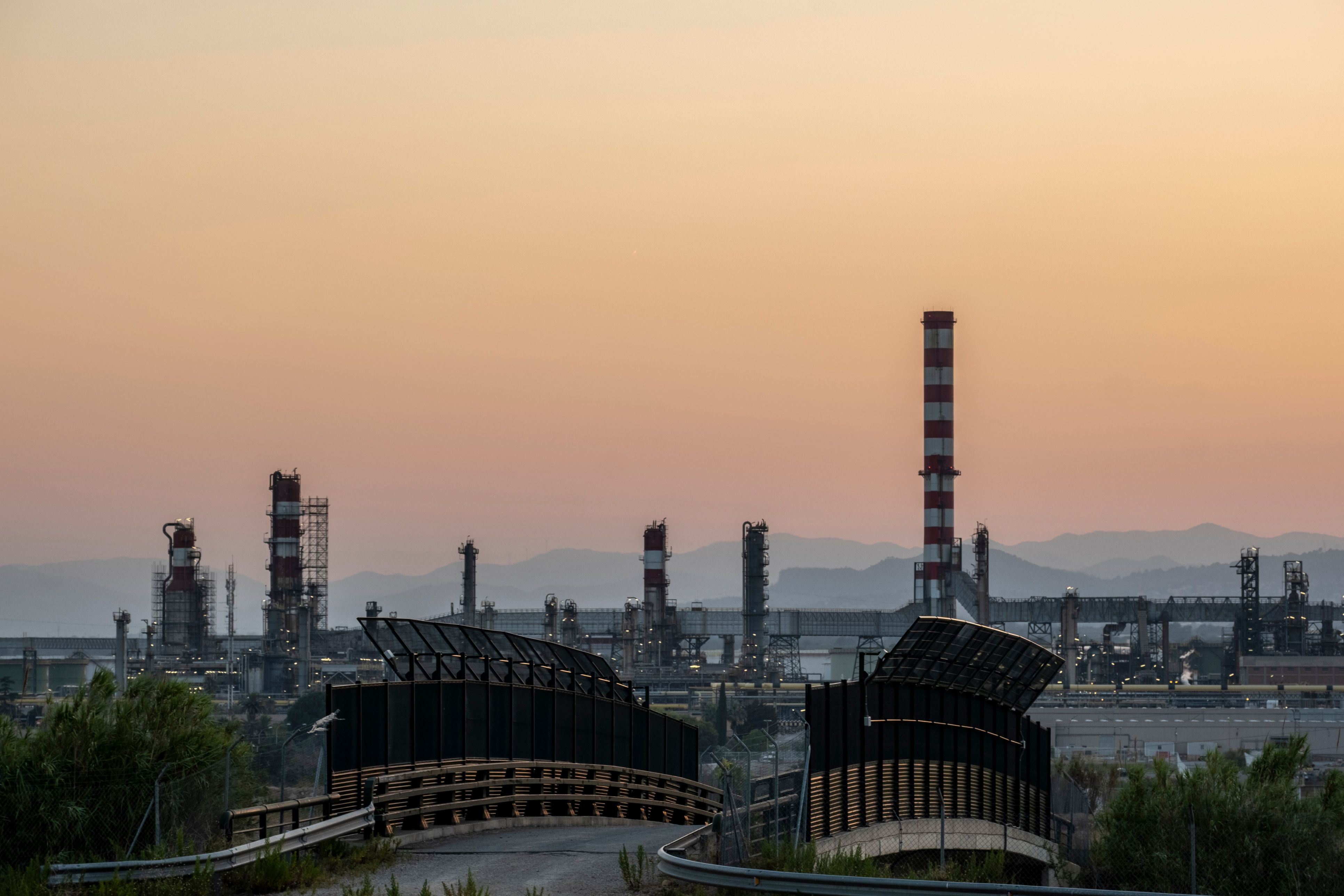 L'increment del PIB s'ha vist impulsat per l'evolució de les branques de fabricació de vehicles a motor i l'aportació positiva de la indústria química i farmacèutica | iStock