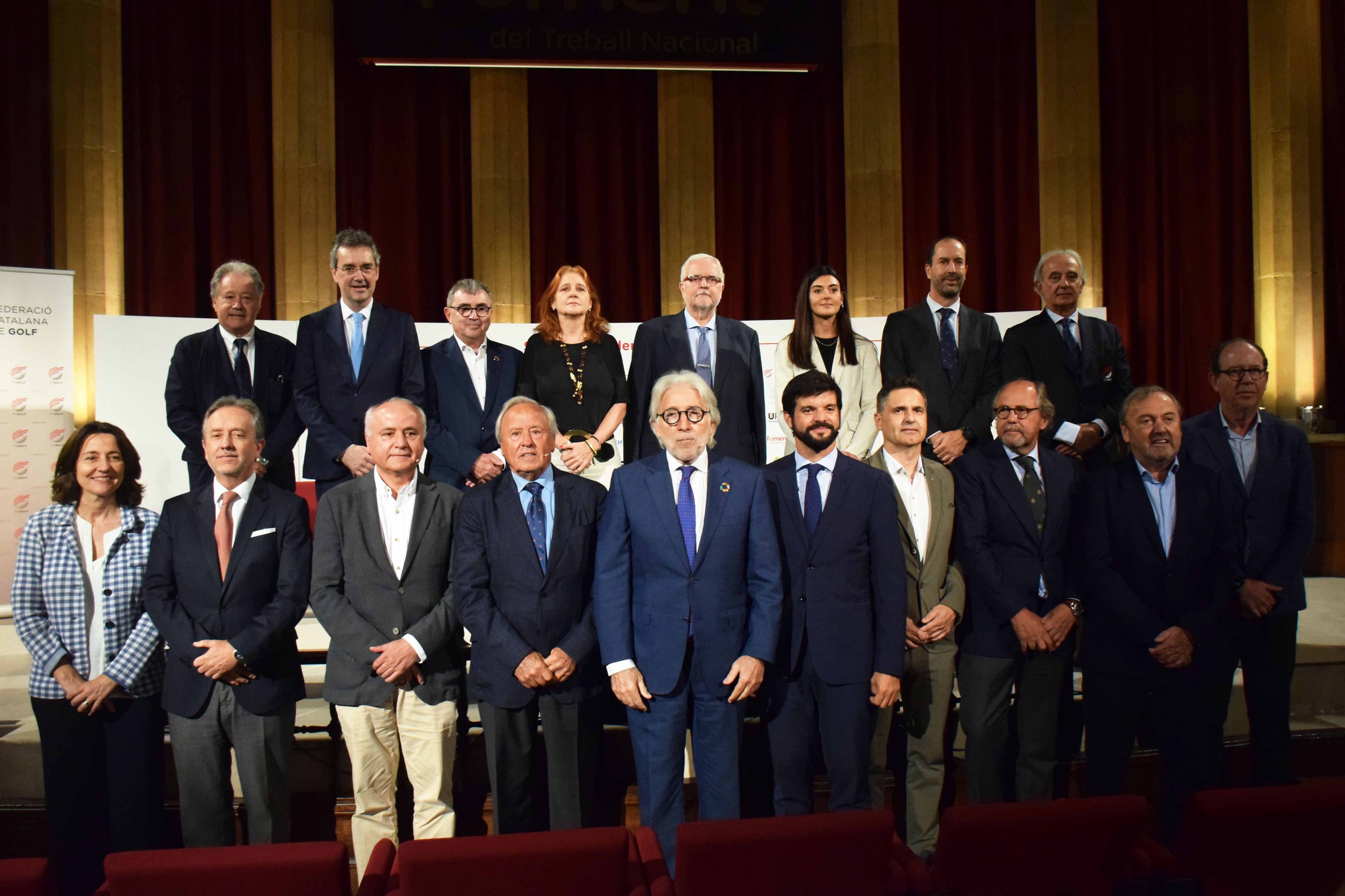 Els representants de les entitats que donen suport a la celebració de la Ryder Cup de golf a Girona, en un acte a la seu de Foment del Treball a Barcelona | ACN