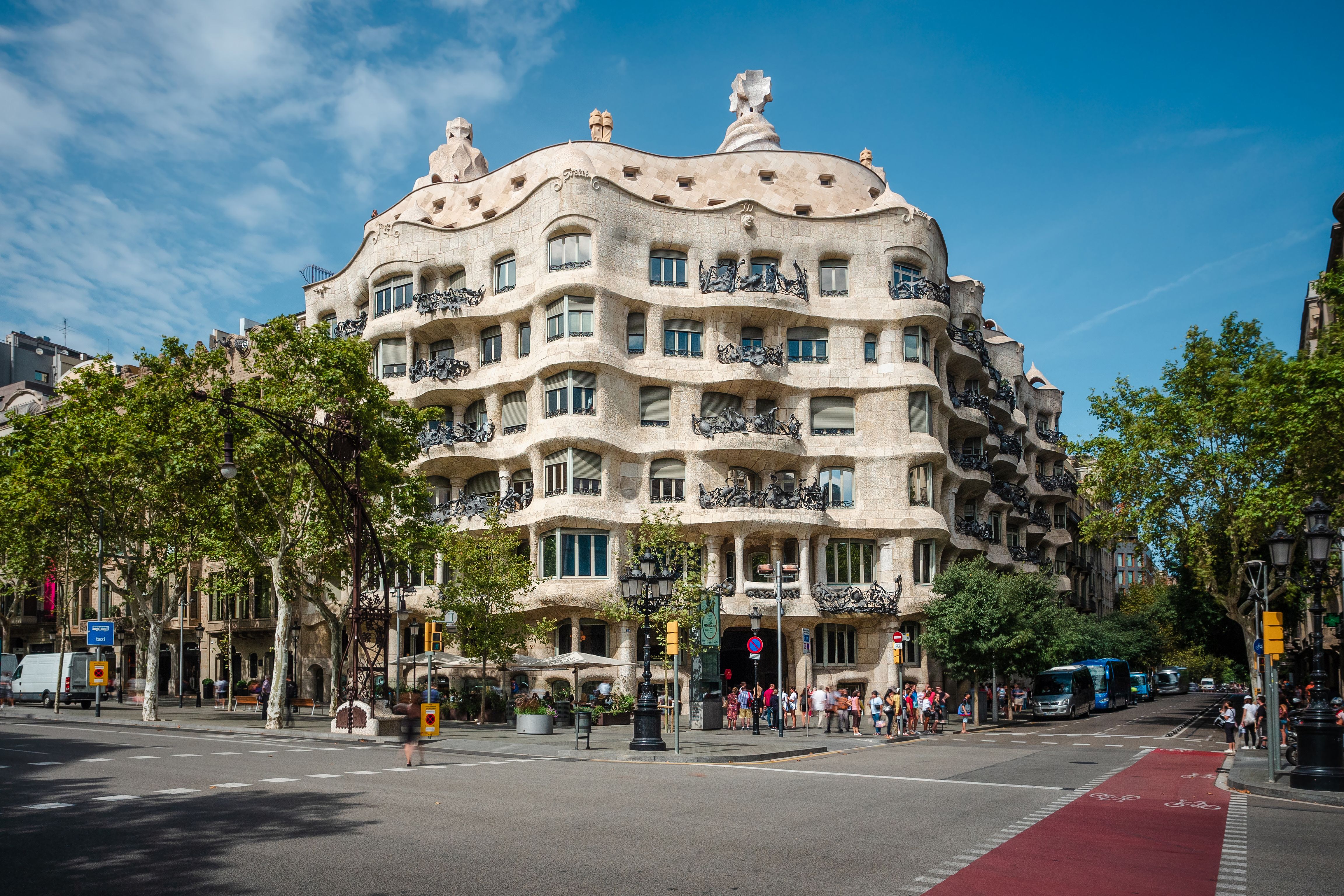 Les oficines del SC Trade Center al passeig de Gràcia s'ubiquen justa davant La Pedrera | Cedida