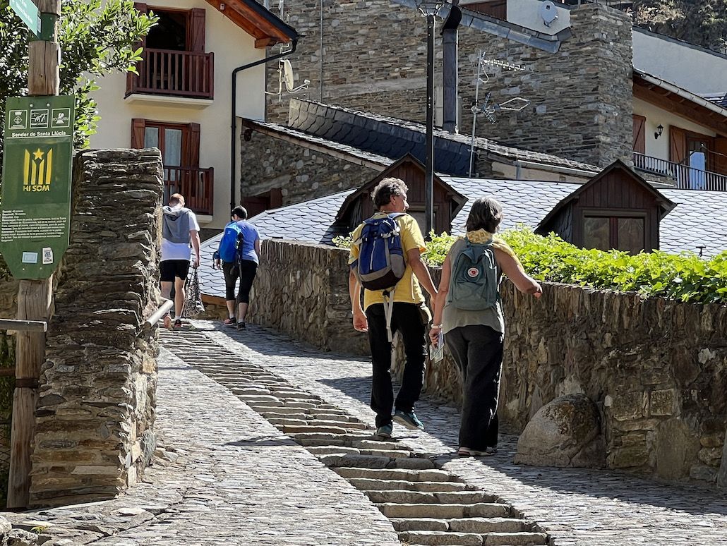 Turistas rurales en Esterri d'Àneu