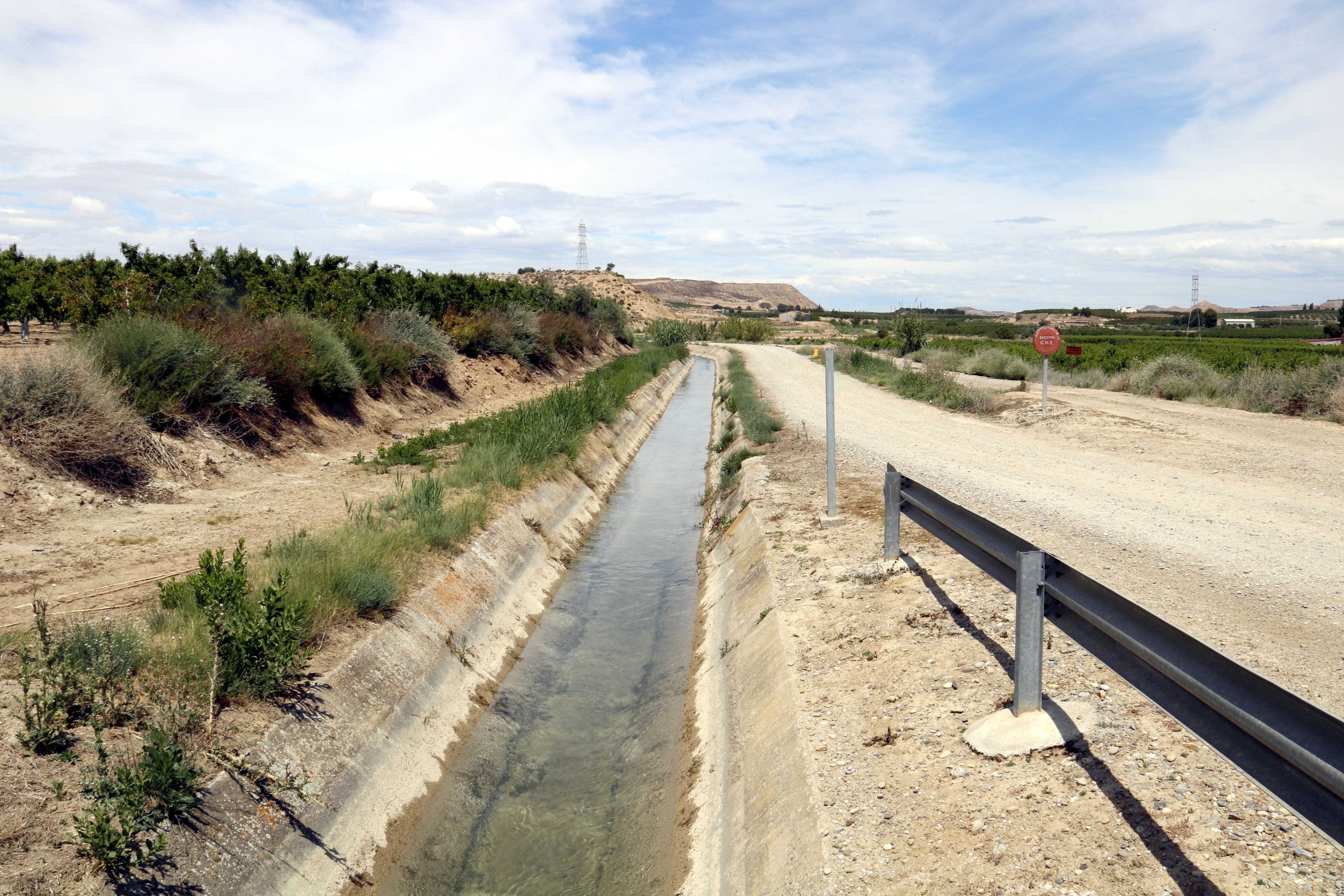 Imagen del canal Aragó-Catalunya a su paso por Seròs | ACN