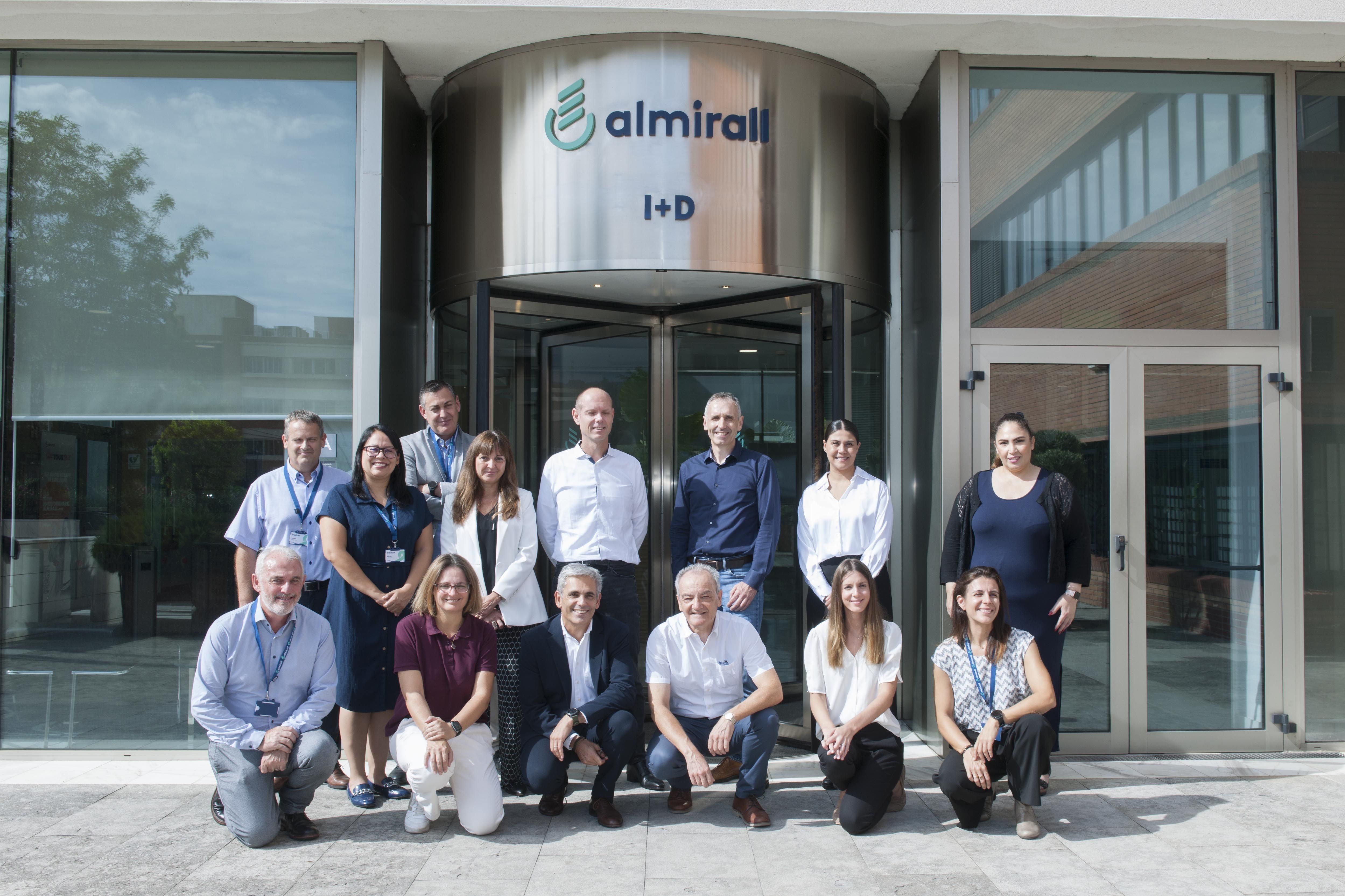 Los equipos de Almirall y Centrient Pharmaceuticals | EP