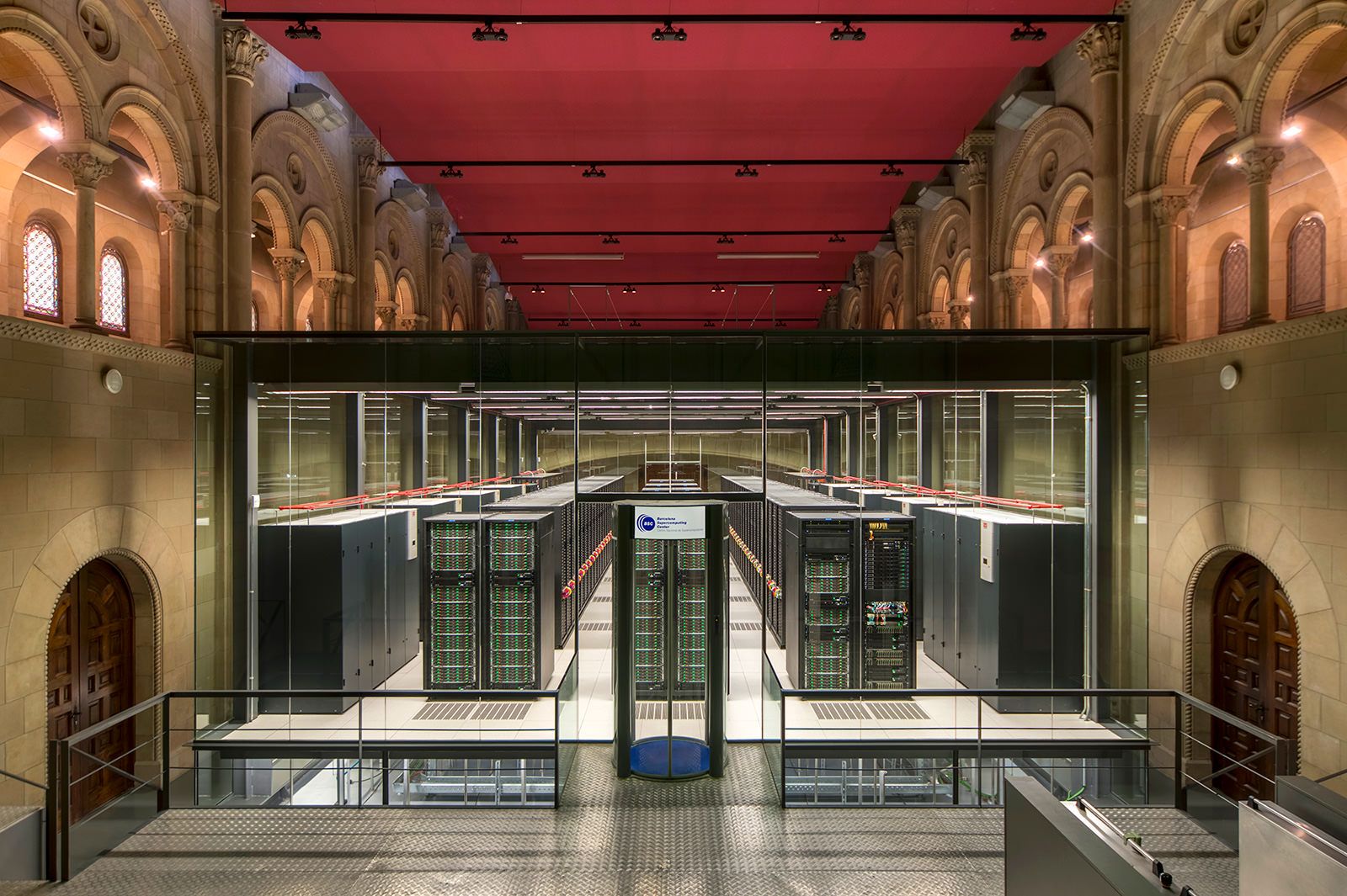 Imagen del superordenador MareNostrum 4 en el Barcelona Supercomputing Center - CNS | BSC