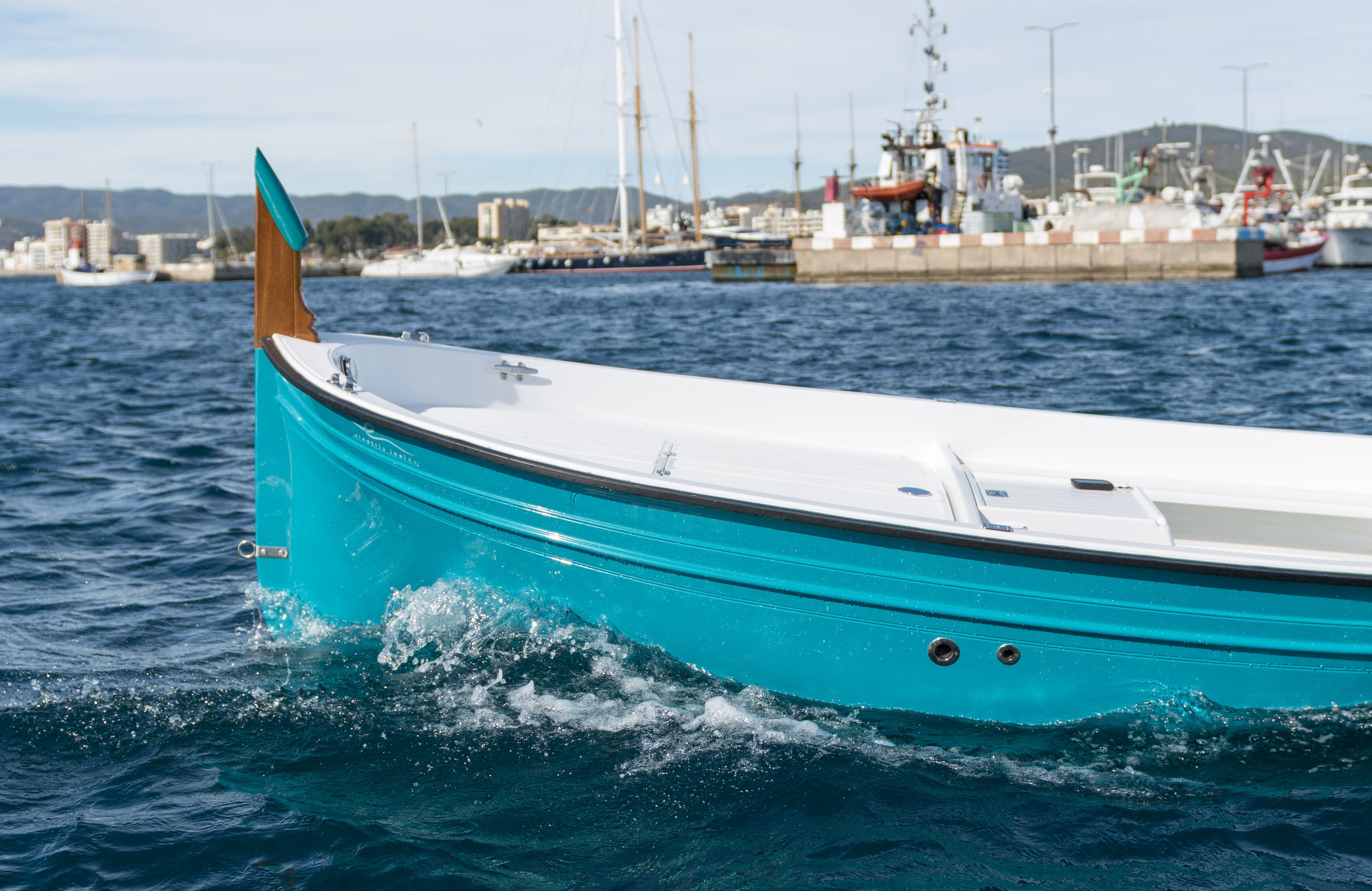 Imagen de un barco de Electric Inside Boats | Cedida