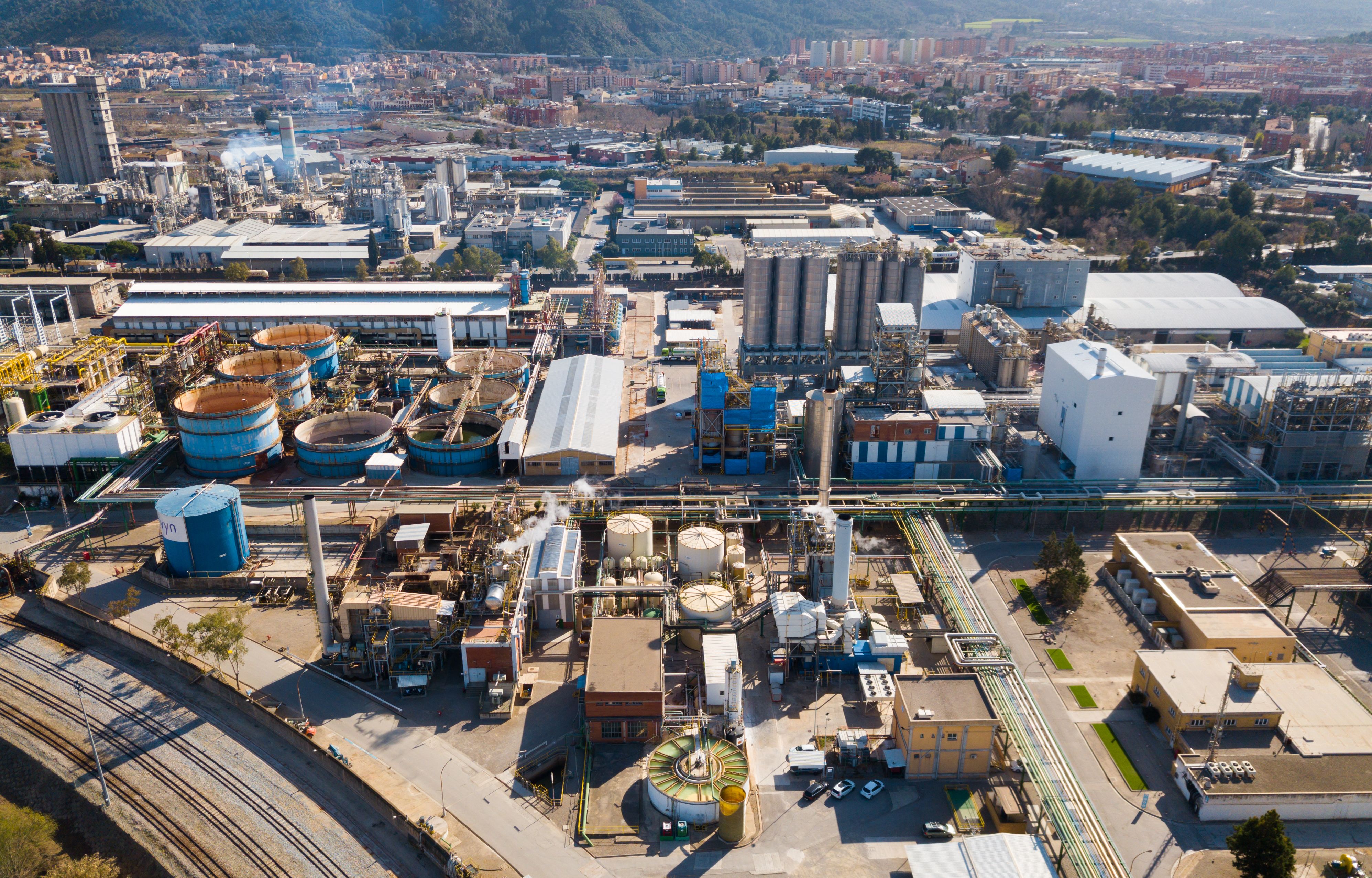 Imagen de una zona industrial del área metropolitana de Barcelona | iStock