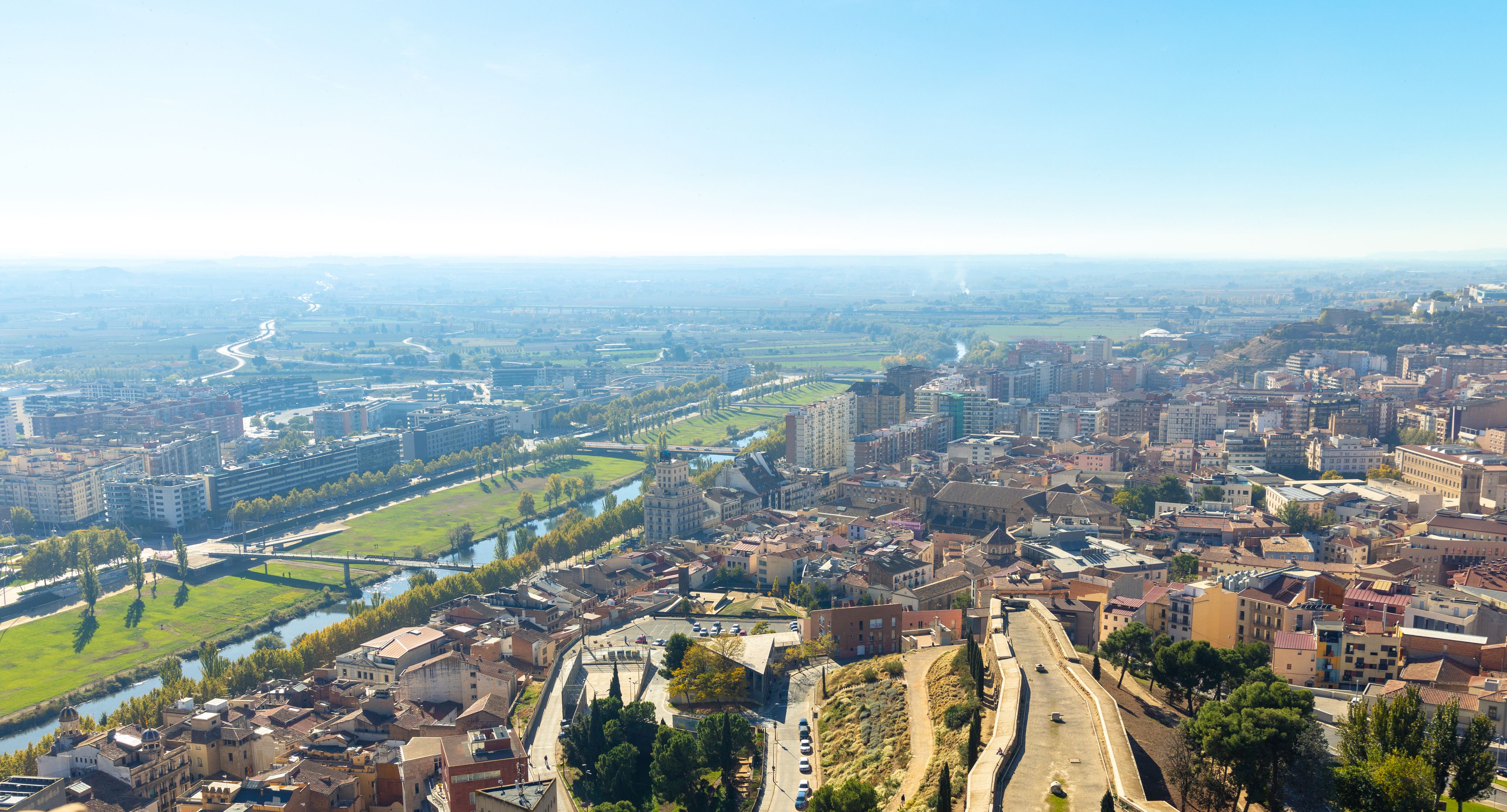 El G-10 és un espai de treball interinstitucional que pretén impulsar el desenvolupament econòmic de la demarcació de Lleida, Pirineus i Aran | iStock