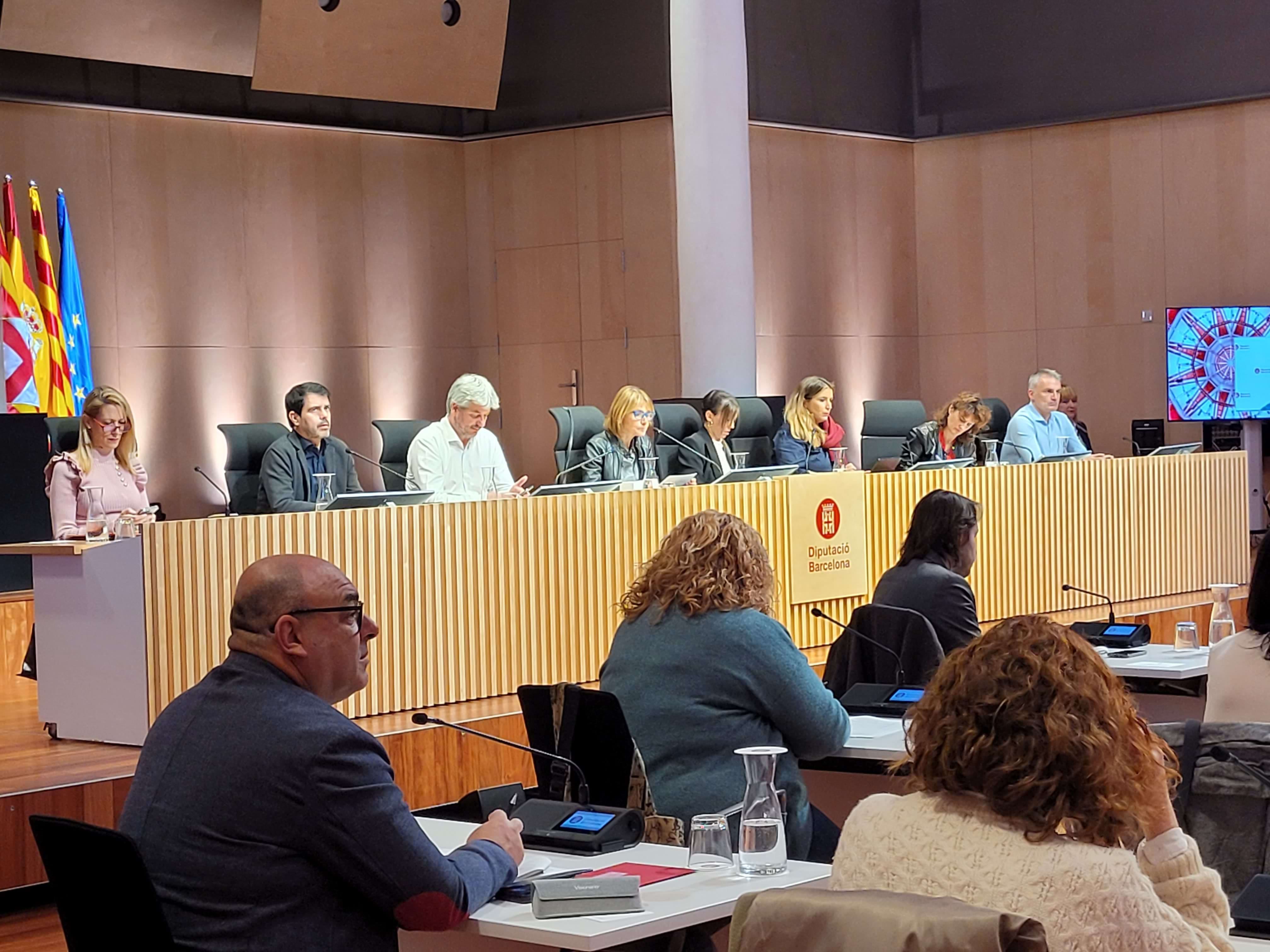 Pleno de la Diputació, en el Paranimf de l'Escola Industrial de Barcelona | Cedida