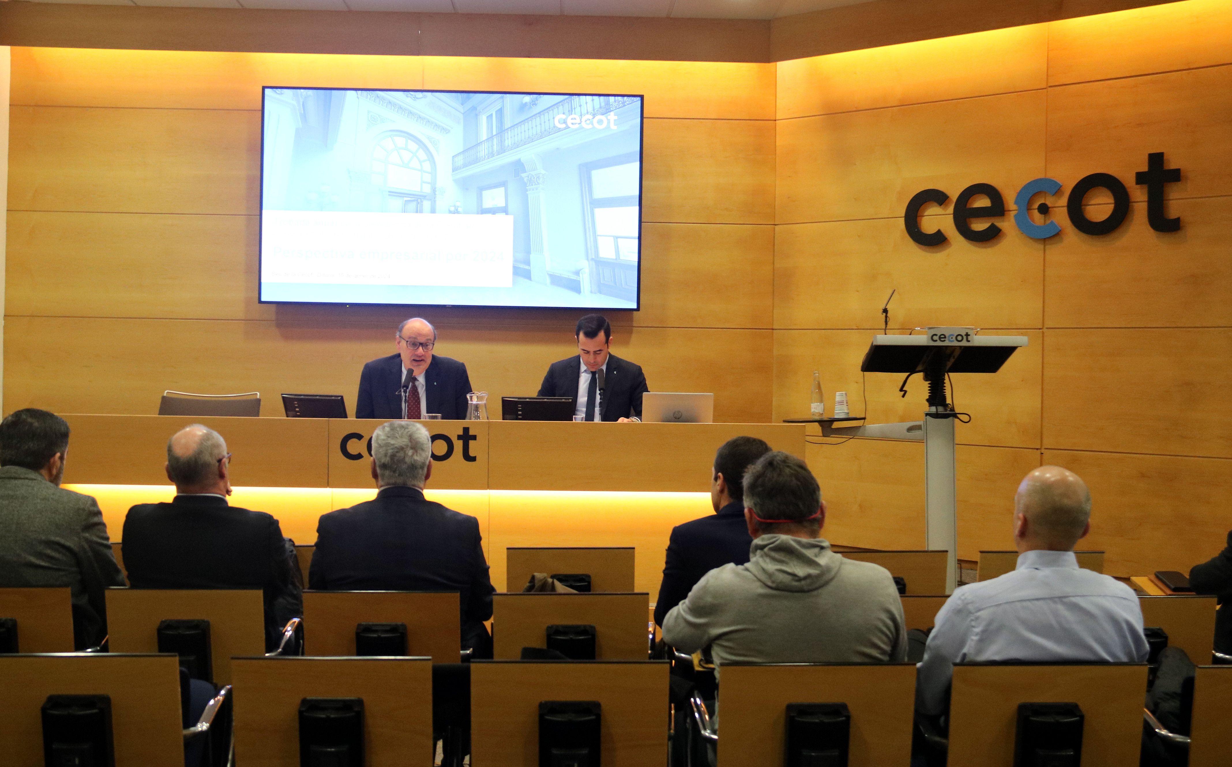 Roda de premsa del president de Cecot, Xavier Panés, i el secretari general, Oriol Alba| ACN