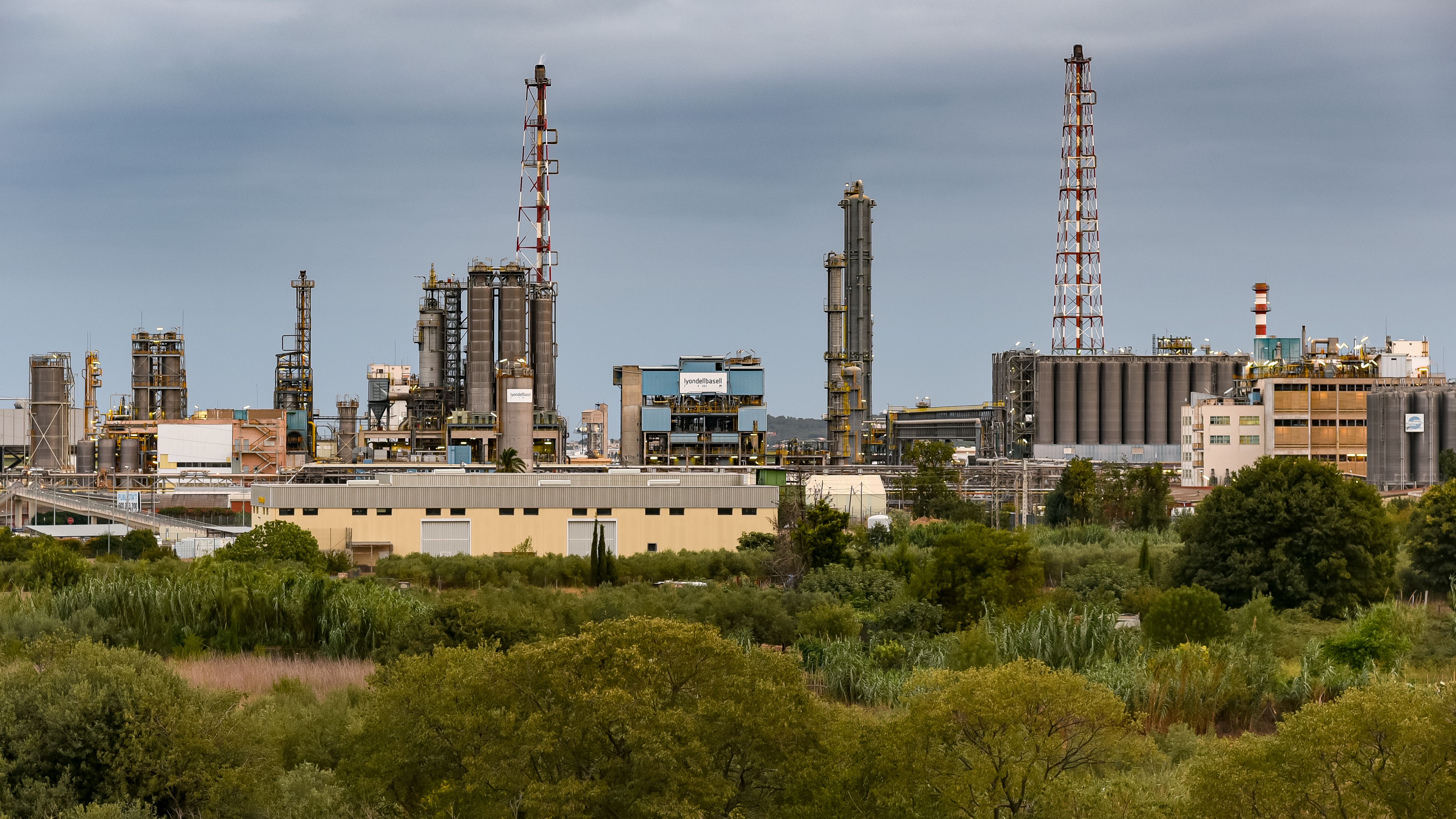 Polígon petroquímic a Tarragona | Wikimedia Commons