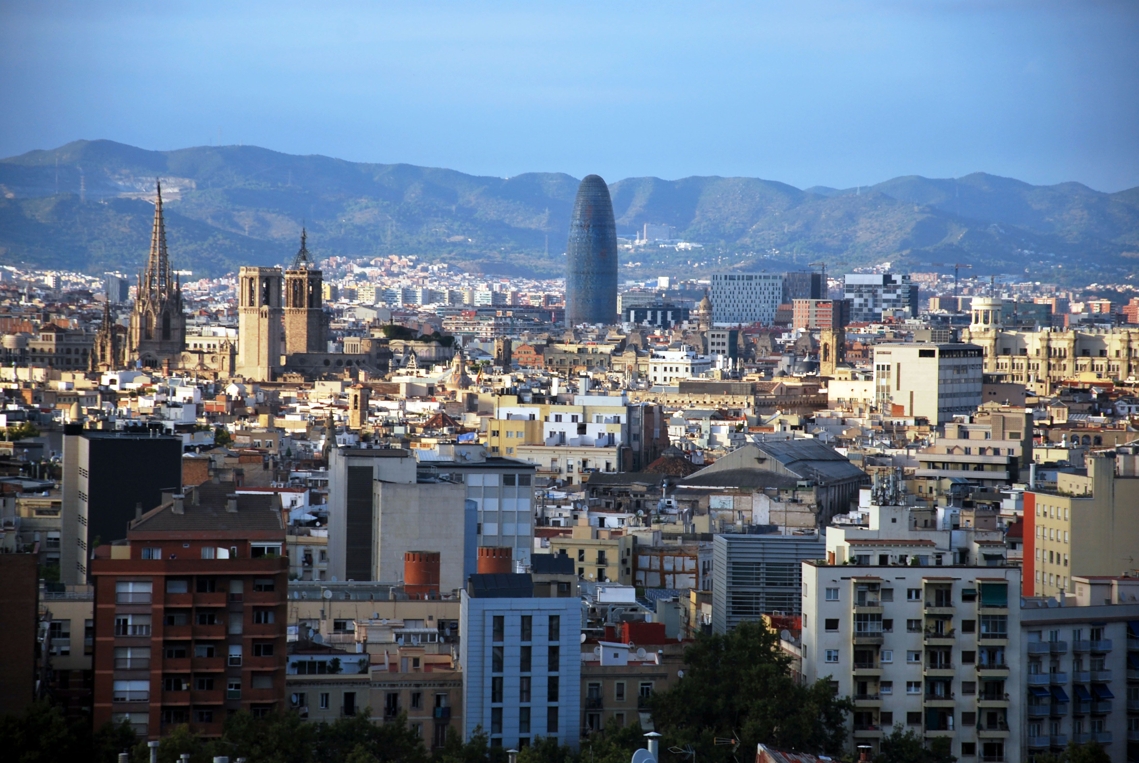 Els catalans gasten gairebé el doble en viatges que fa un any durant el primer trimestre | iStock