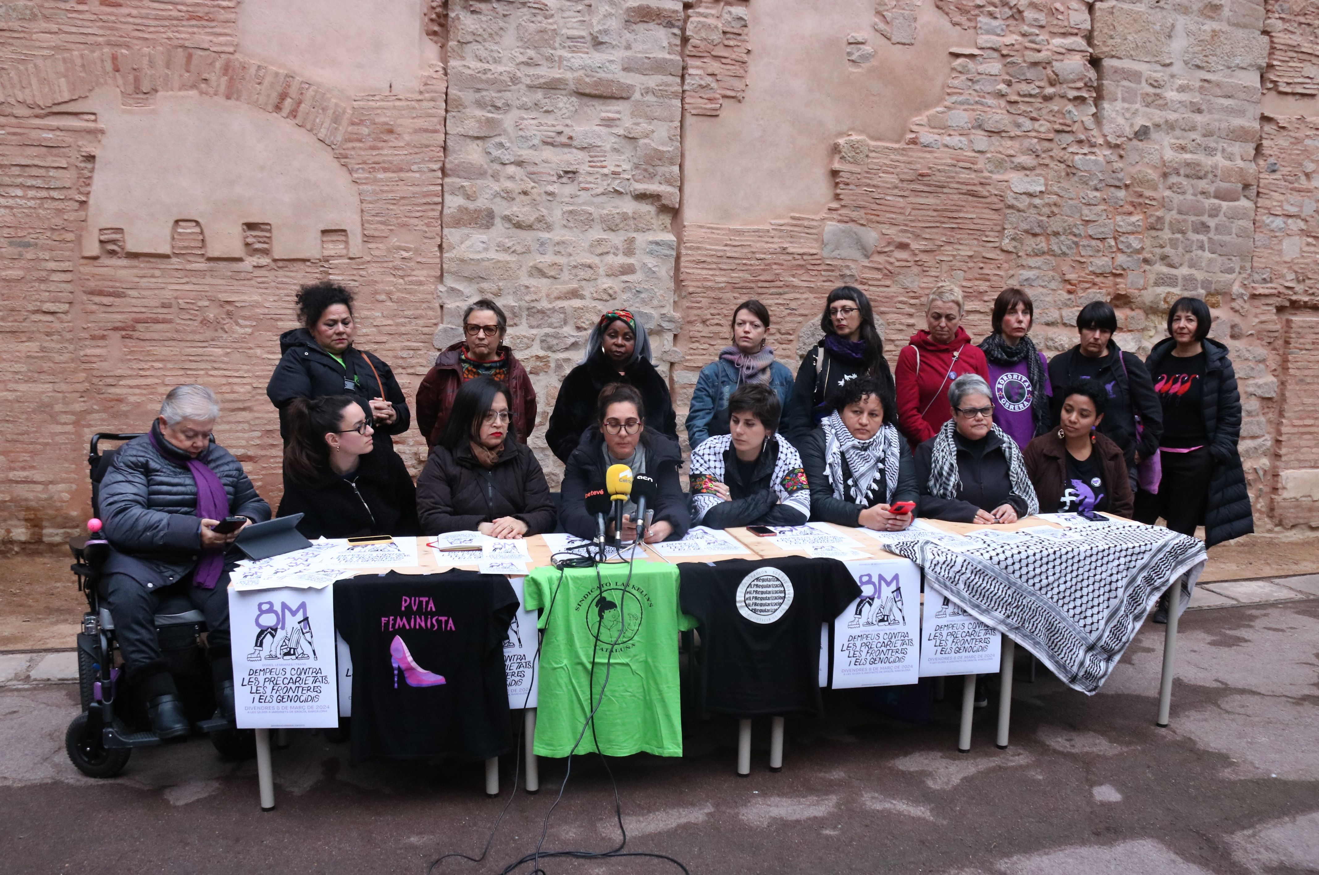 Las representantes de la Asamblea 8M en la rueda de prensa para anunciar la manifestación | ACN