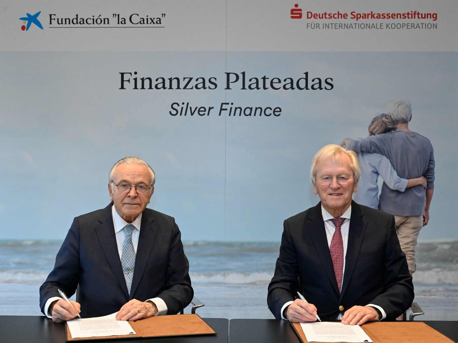 El presidente de la Fundación ”la Caixa”, Isidro Fainé, y el presidente de la Sparkassenstiftung, Heinrich Haasis | Cedida