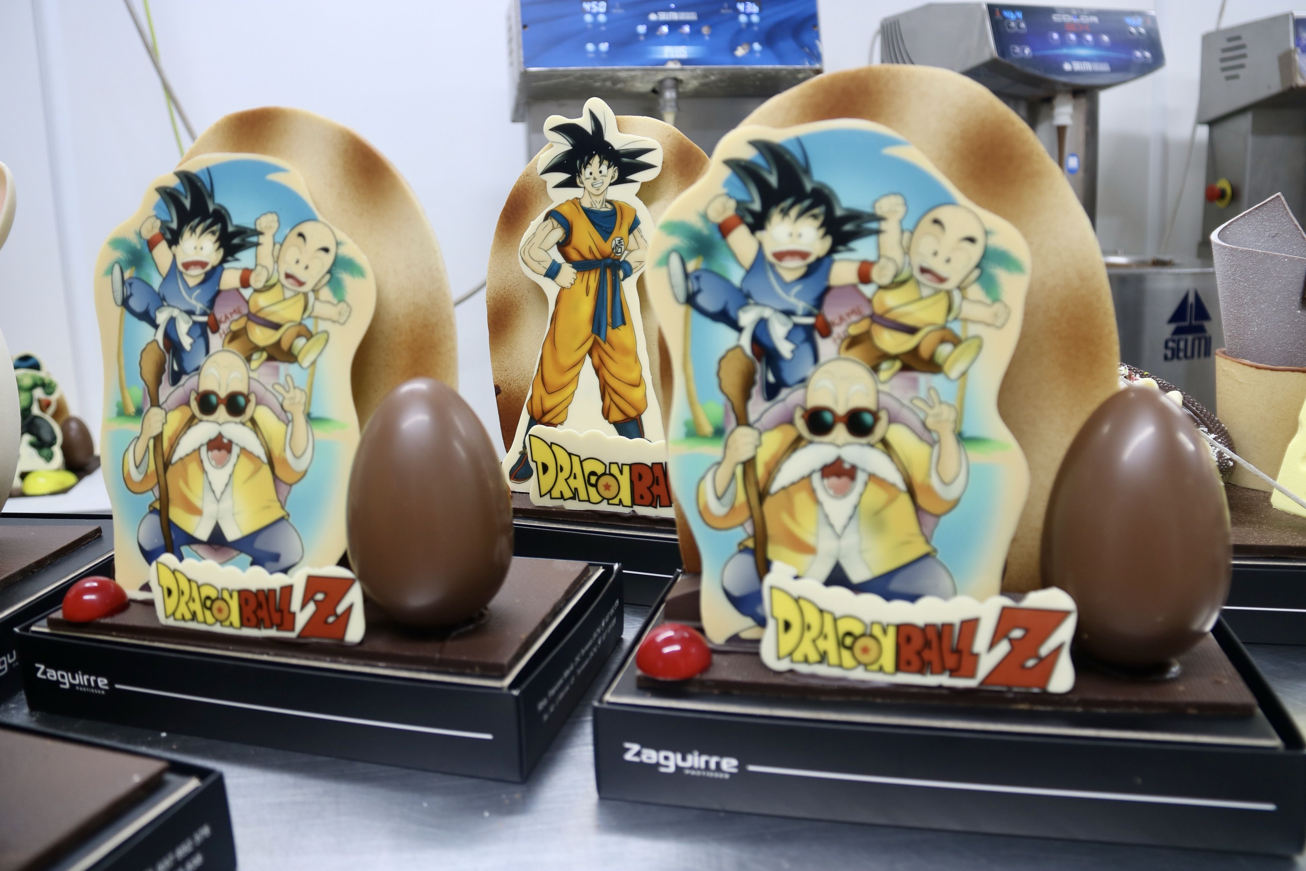 Monas de 'Dragon Ball' en el obrador de la Pastelería Zaguirre, en Terrassa | ACN