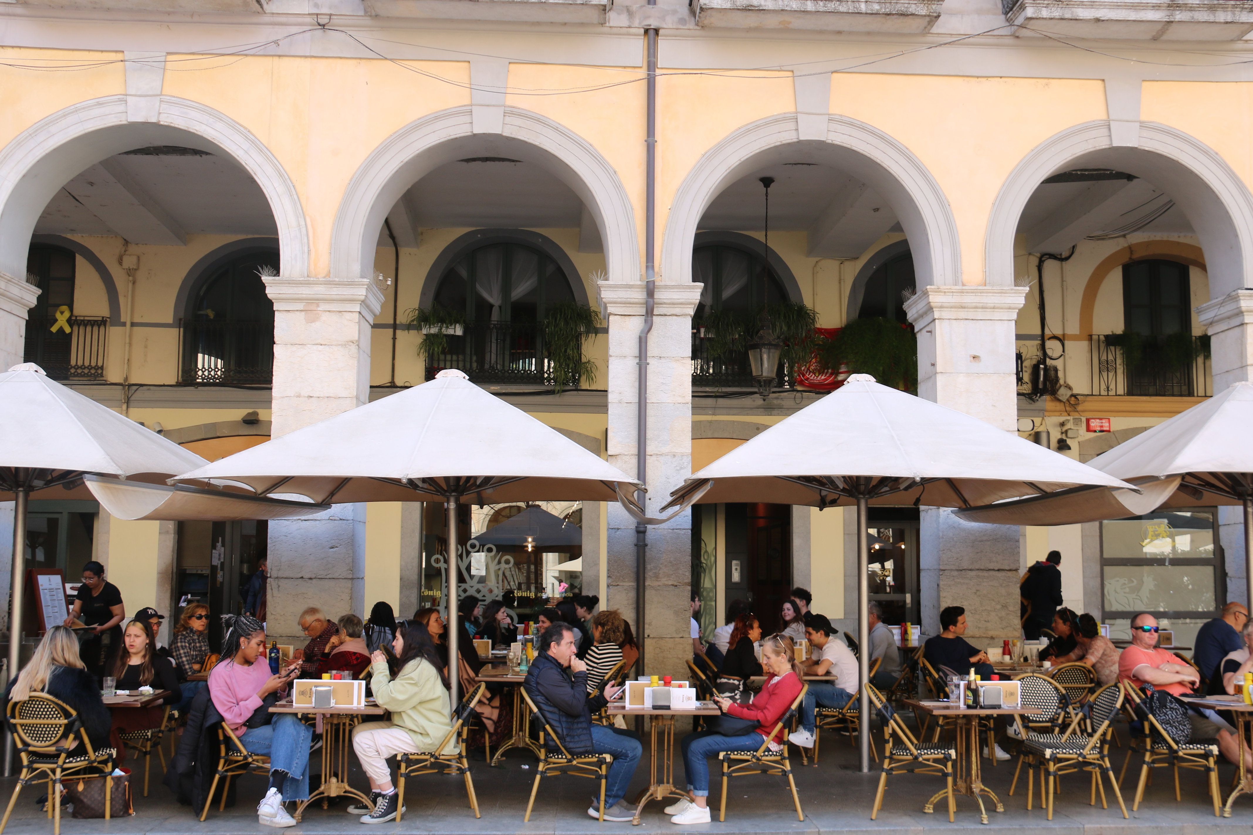 La terrassa d'un restaurant a la plaça independència de Girona | ACN