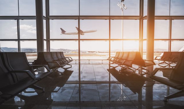 El aeropuerto del Prat visto desde una de las terminales | iStock