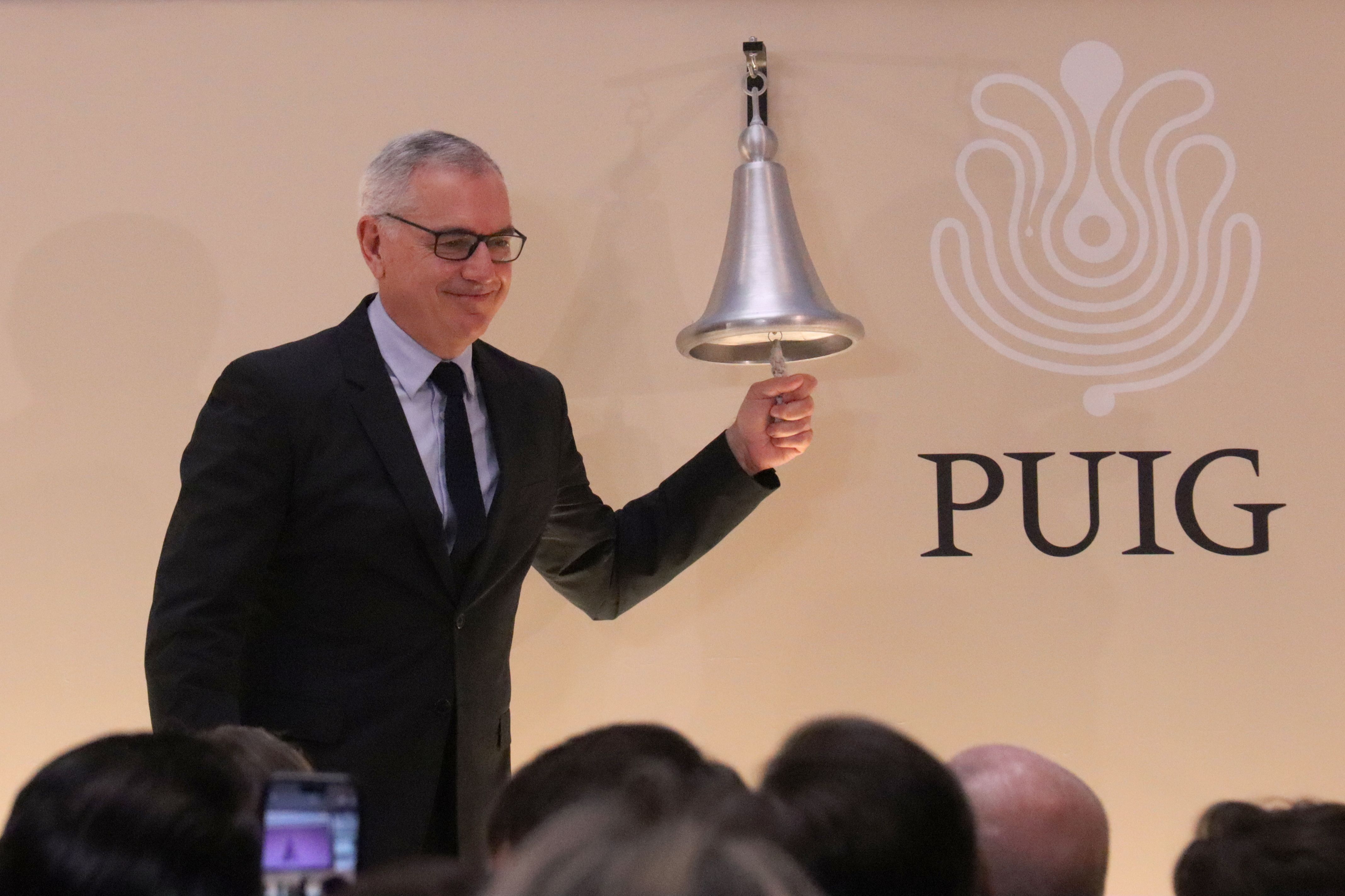 El presidente ejecutivo de Puig, Marc Puig, en la ceremonia del toque de campana que marca la salida a bolsa de la compañía | ACN