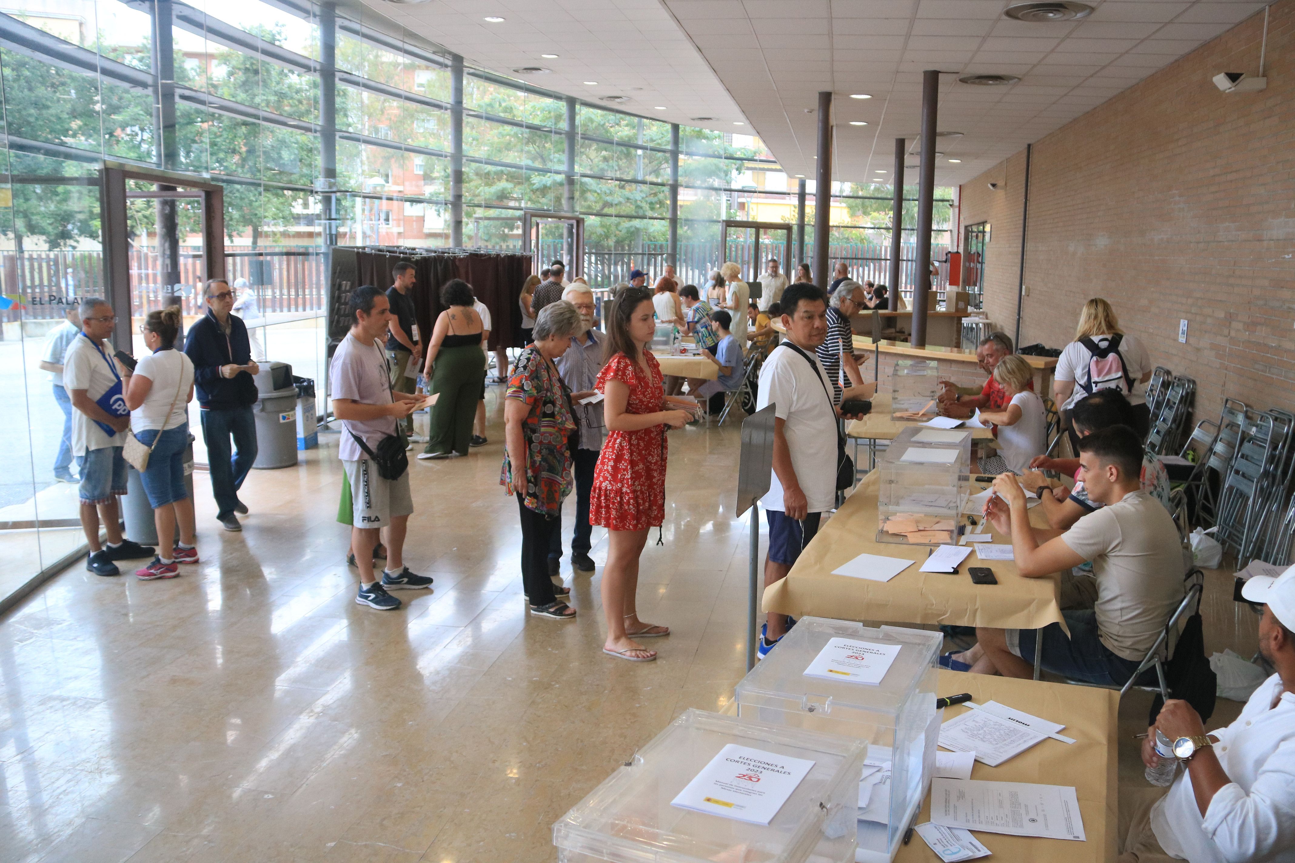 Una mesa electoral durante las elecciones españolas del 23 de julio de 2023 | ACN