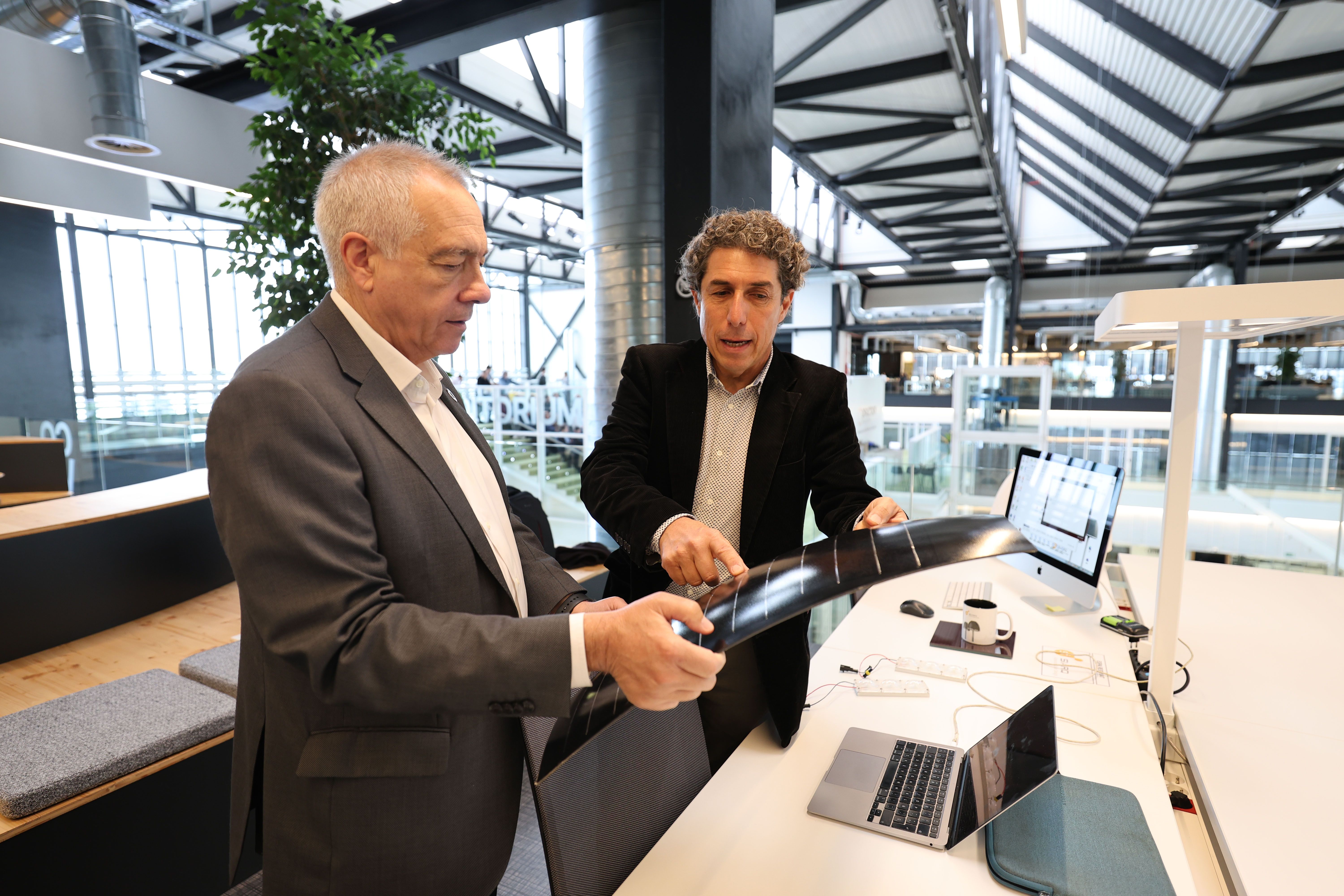 Pere Navarro, delegat especial de l'Estat en el CZFB, i Alessandro Caviasca, CEO i soci fundador de Siarq | Cedida