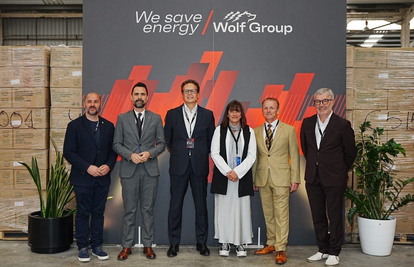 Inauguración de la nueva fábrica de Wolf Group con  responsables de la Generalitat i de la empresa | Cedida