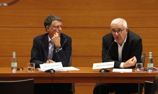 El president del Cercle d'Economia, Jaume Guardiola, i el director general, Miquel Nadal, en una roda de premsa aquest dijous | ACN