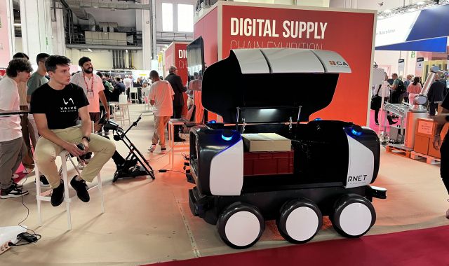 El robot autònom de Vaive Logistics, un dels atractius del primer dia del SIL 2024 | VIA Empresa