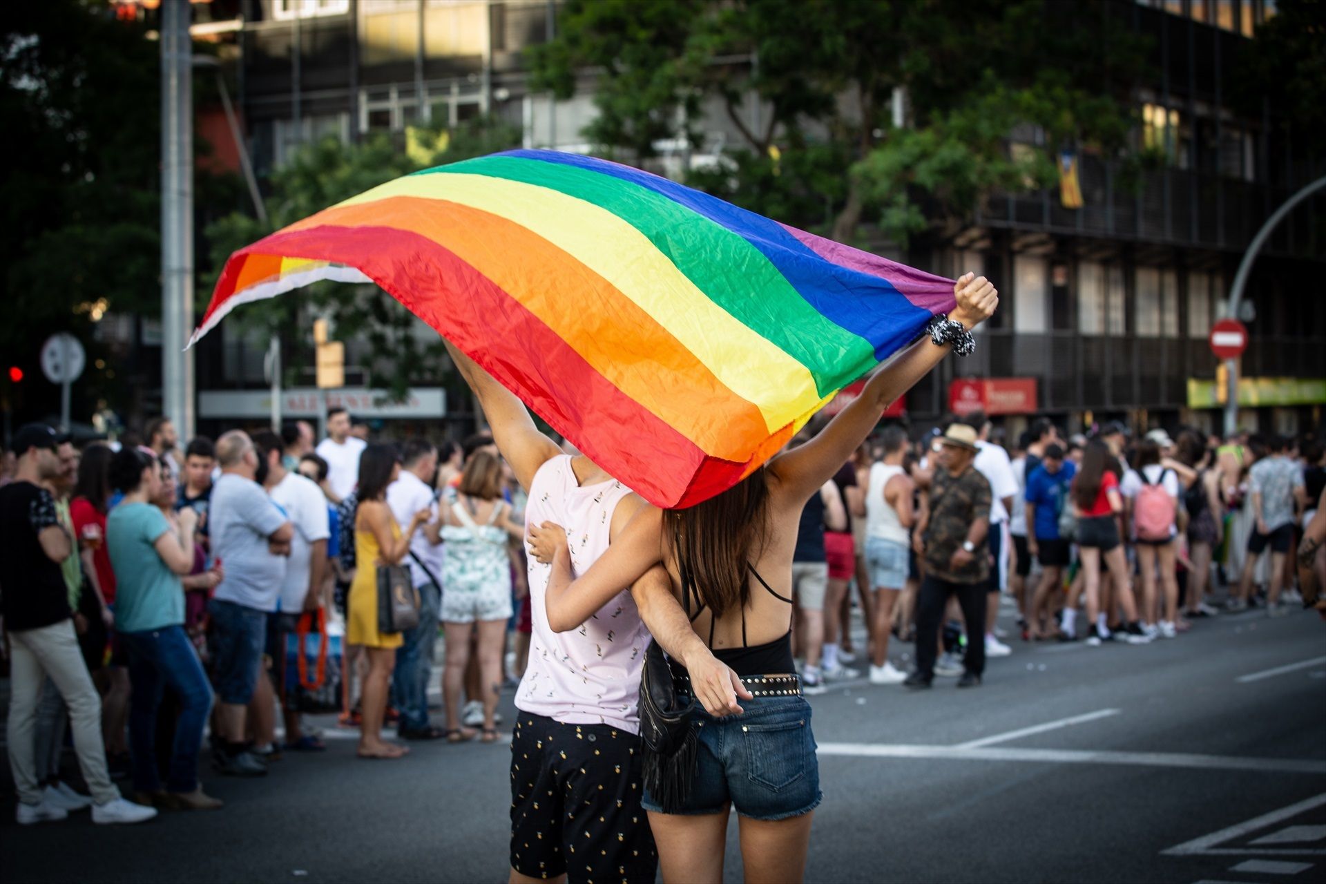 Dos turistas durante el día del Orgullo LGTBI | EP