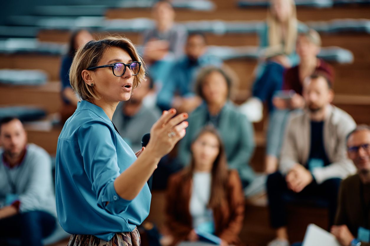 Un 40% de les dones manifesta assumir tot el pes relacionat amb les tasques de casa | iStock