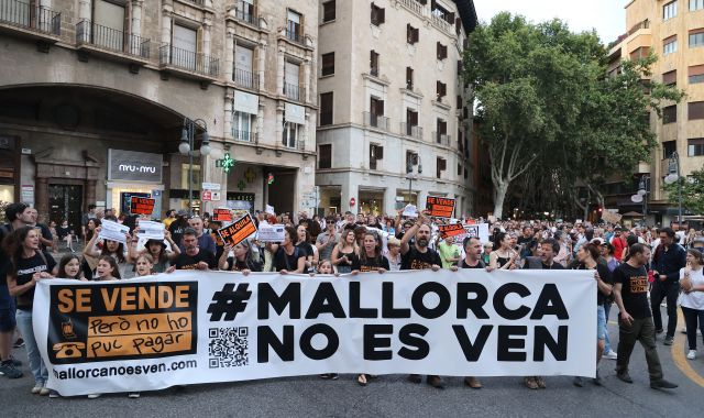 Manifestació contra la massificació turística i per l'habitatge digne celebrada a Mallorca el passat mes de març | Europa Press