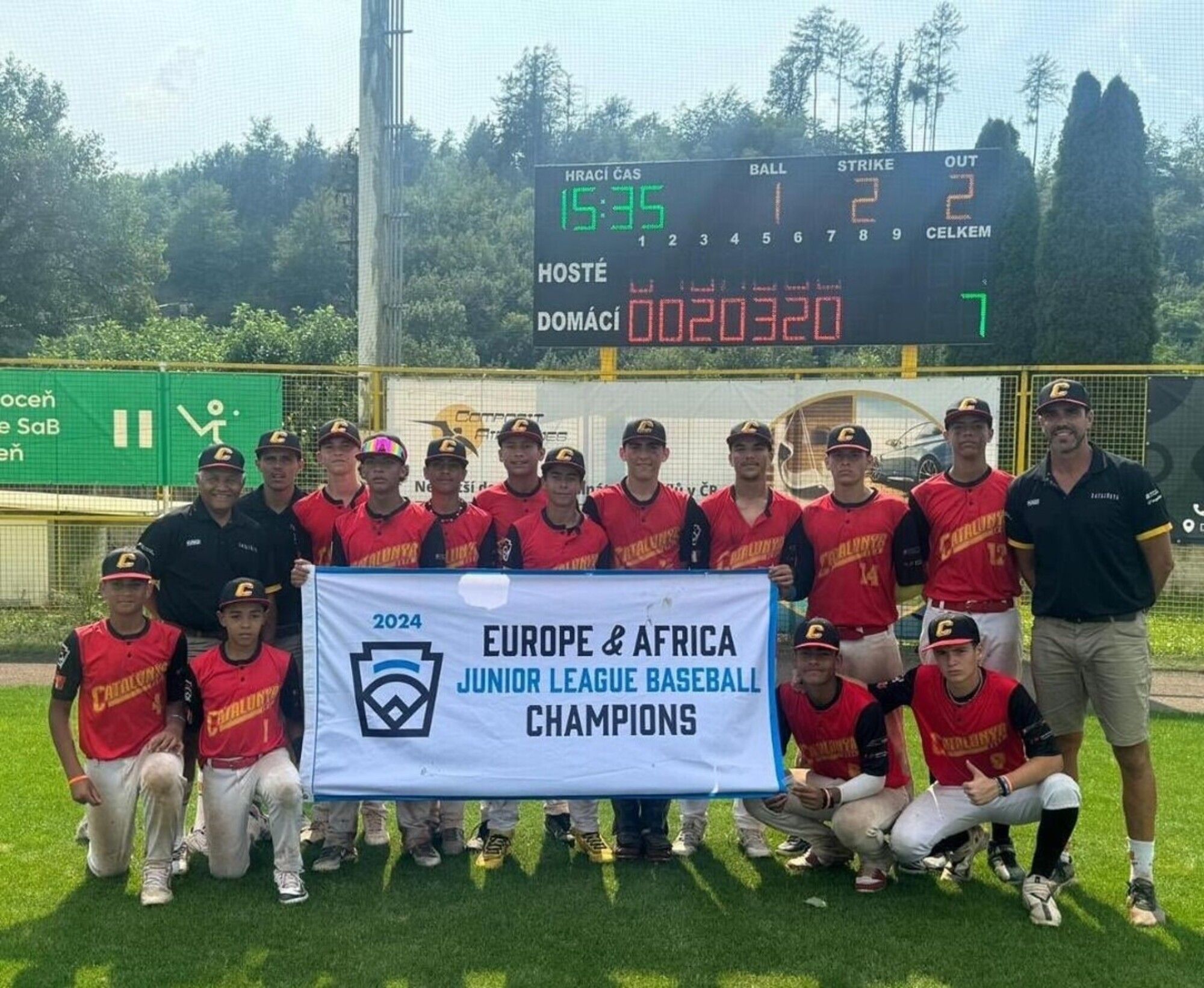 Little League Catalonia, la selecció catalana de beisbol i softbol, després de guanyar a República Txeca | @LittleCatalonia