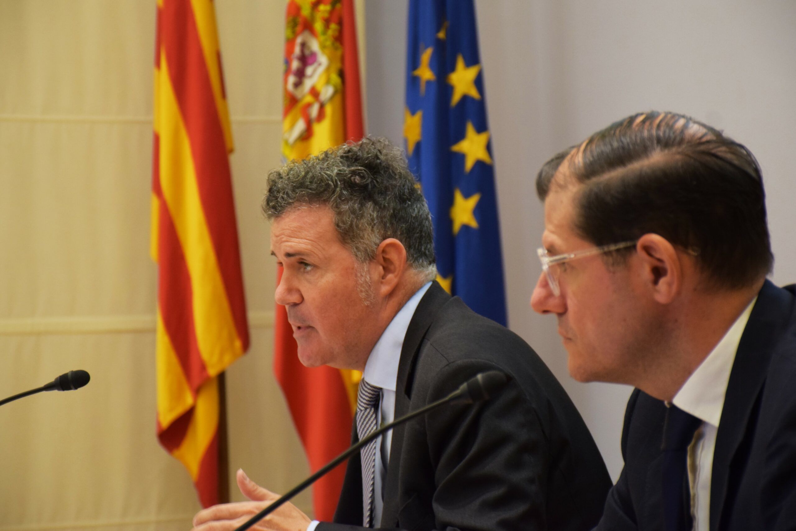 El director de Laboral de Foment del Treball, Javier Ibars, y el presidente de la Comisión de Relaciones Laborales y de Aferes Sociales de Foment, Luis Pérez | Cedida