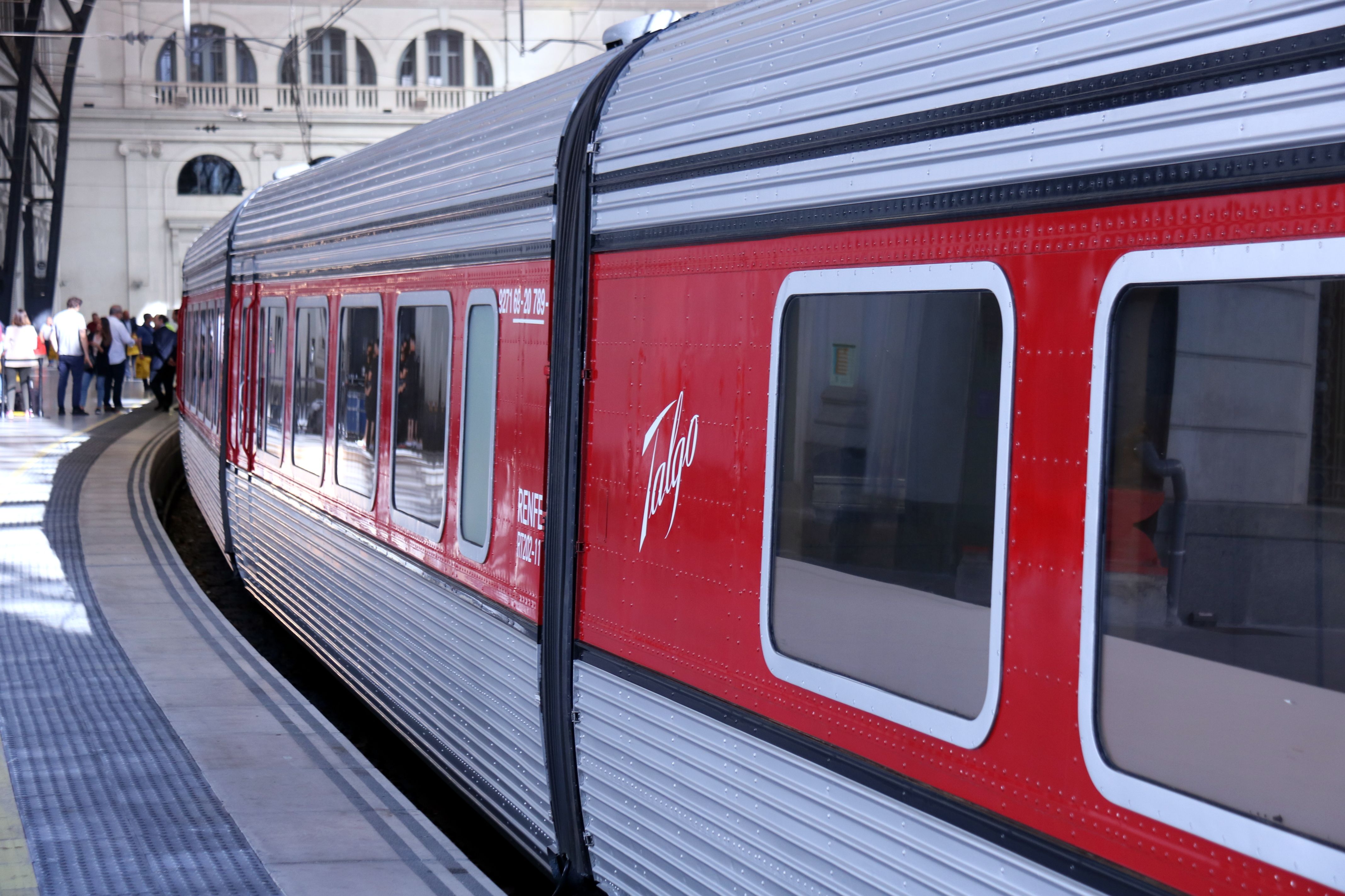 El 'Catalán Talgo' abans de sortir amb destinació Portbou amb motiu dels 50 anys del trajecte Barcelona-Ginebra | ACN