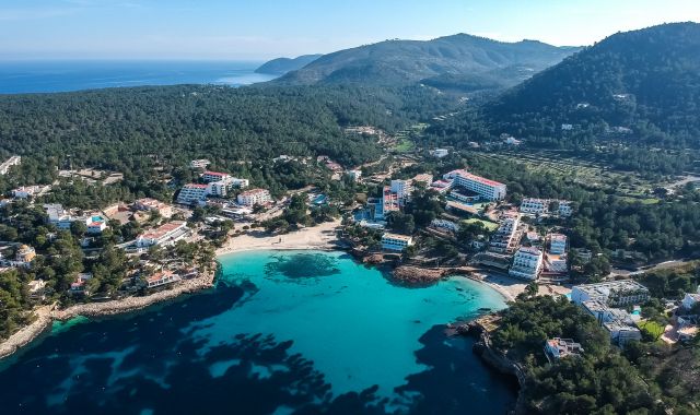 Vista aèria de la Platja de Portinatx, Eivissa | iStock