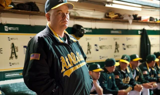 Art Howe (Philip Seymour Hoffman) dirigint als A's | Columbia Pictures