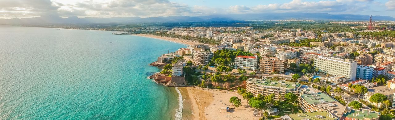 Salou té 30.000 habitants i és la tercera ciutat per nombre de turistes a Catalunya | iStock