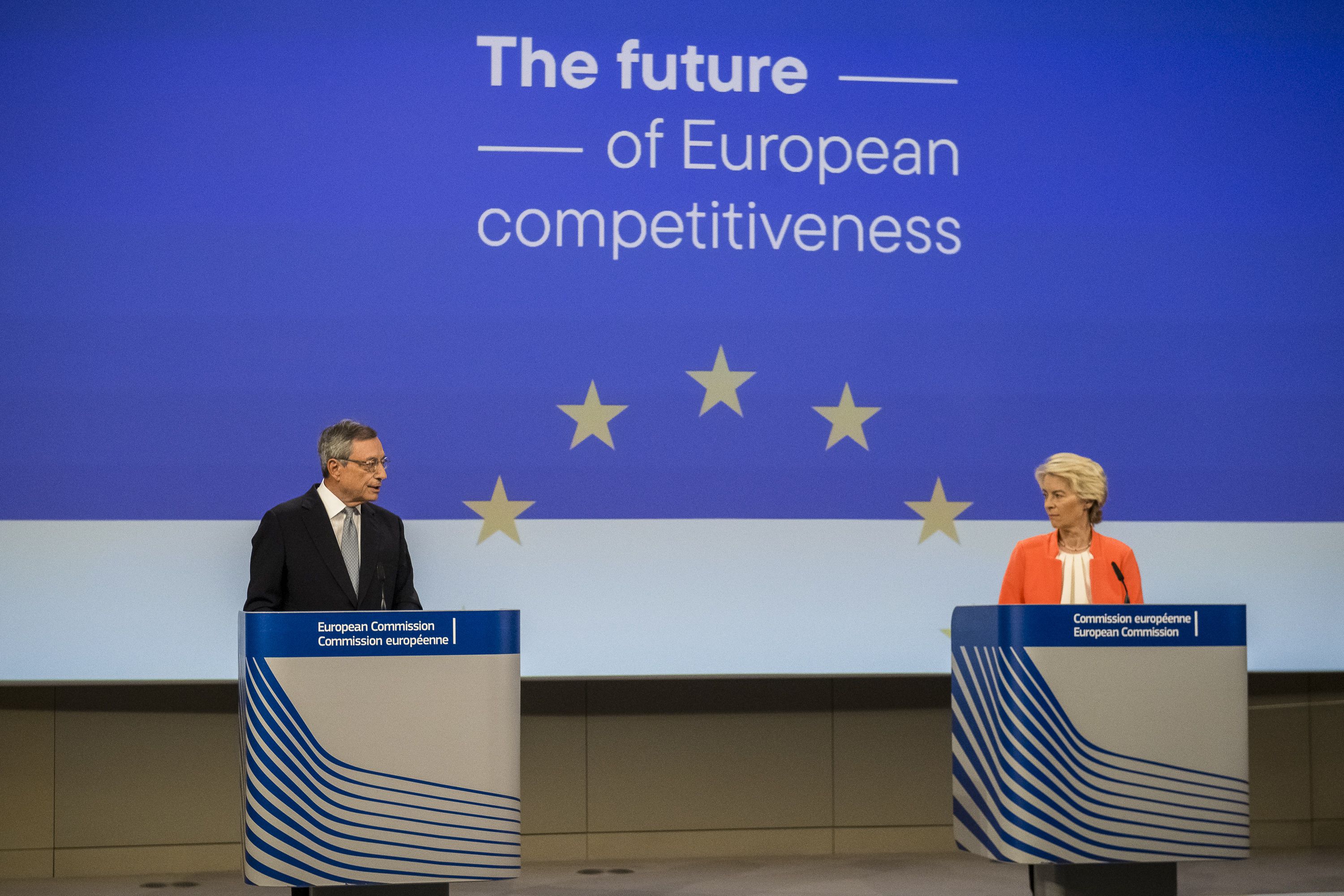 Mario Draghi i Úrsula Von der Leyen a la presentació de l'informe sobre el futur de la competitivitat europea | Europa Press